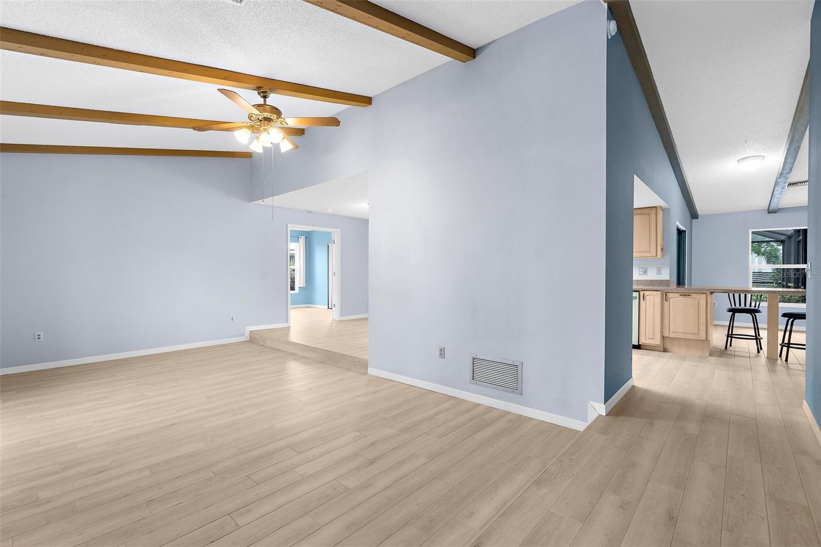 Image 7 of 46 For 304 Beach Road