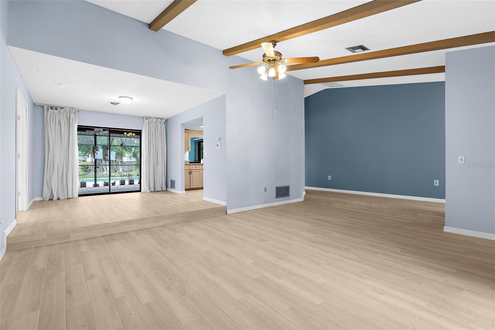 Image 9 of 46 For 304 Beach Road