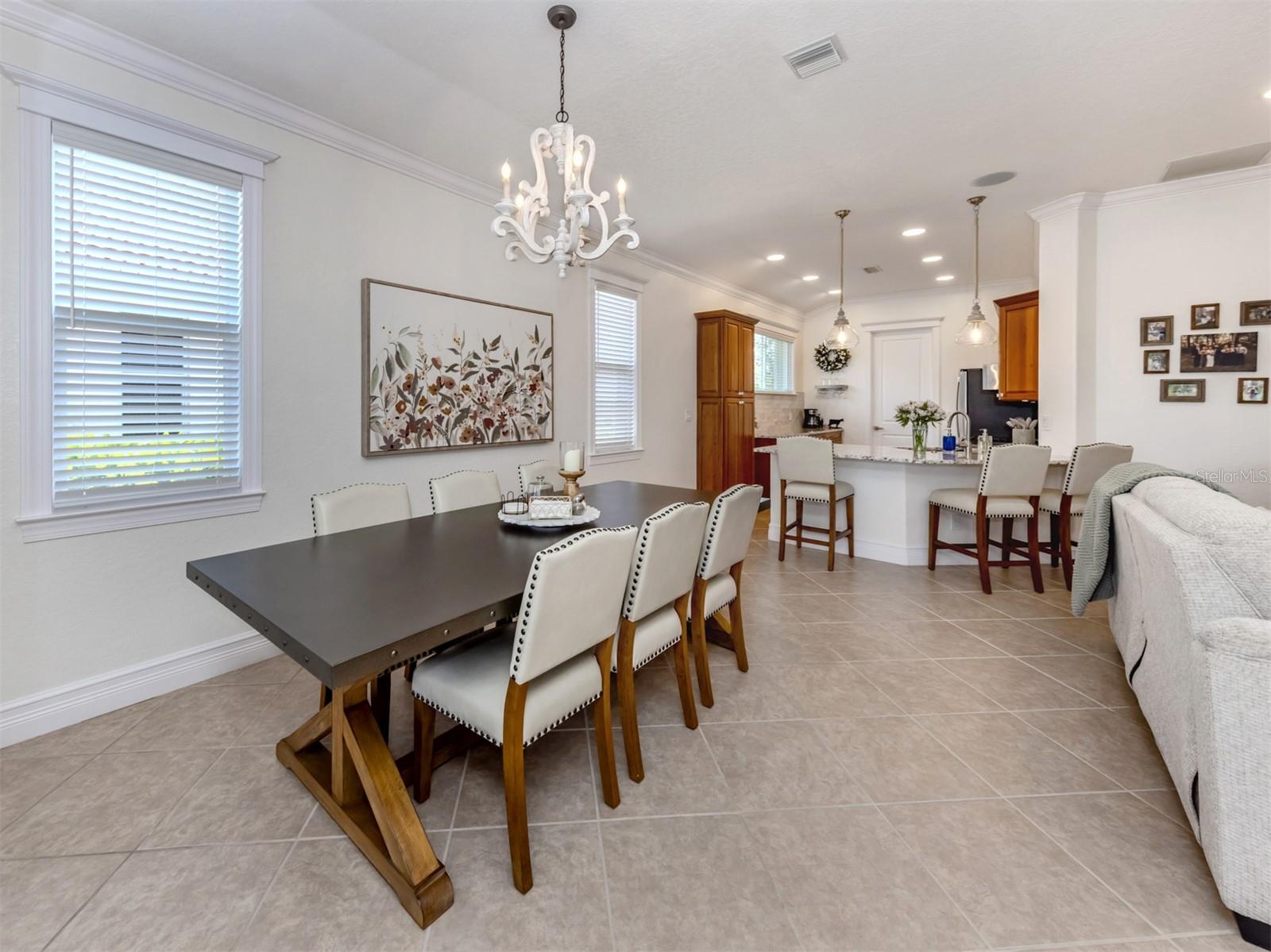 Listing photo id 10 for 177 Treviso Court
