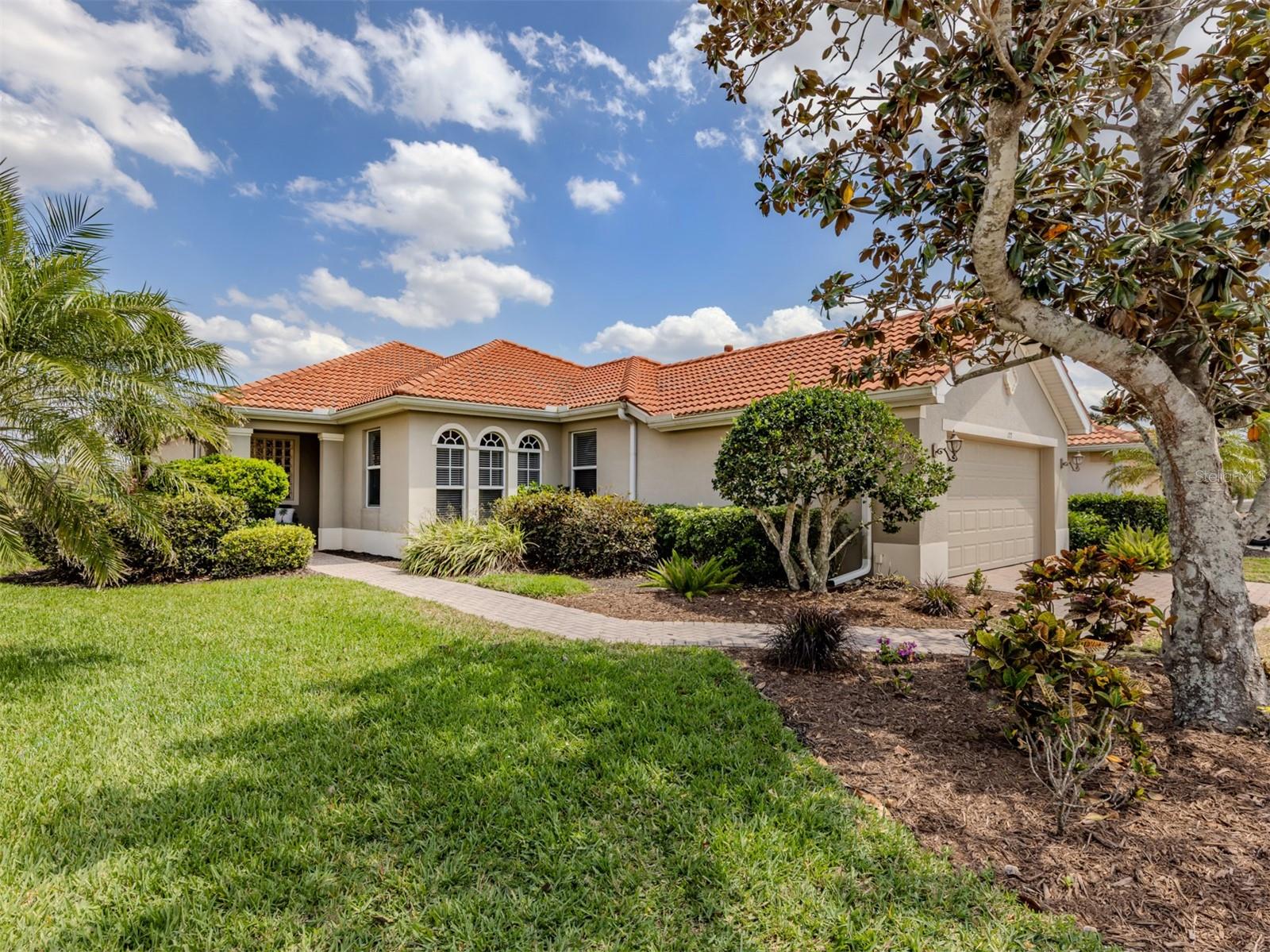 Listing photo id 1 for 177 Treviso Court