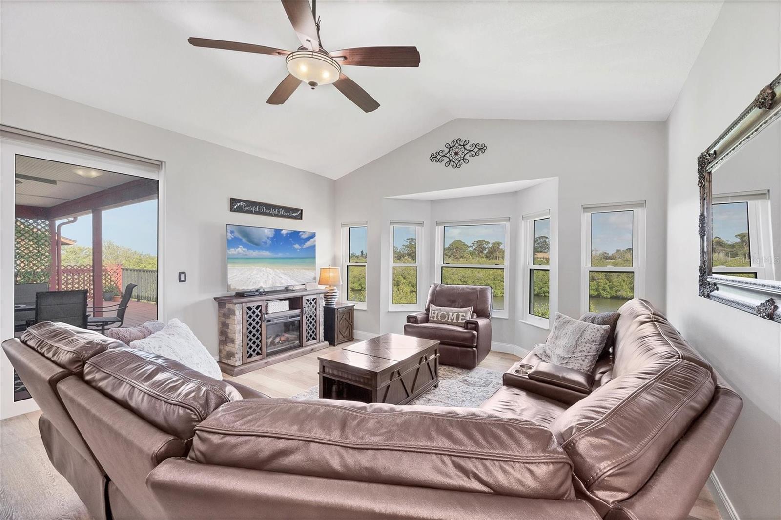 Image 10 of 43 For 1500 Lemon Bay Drive