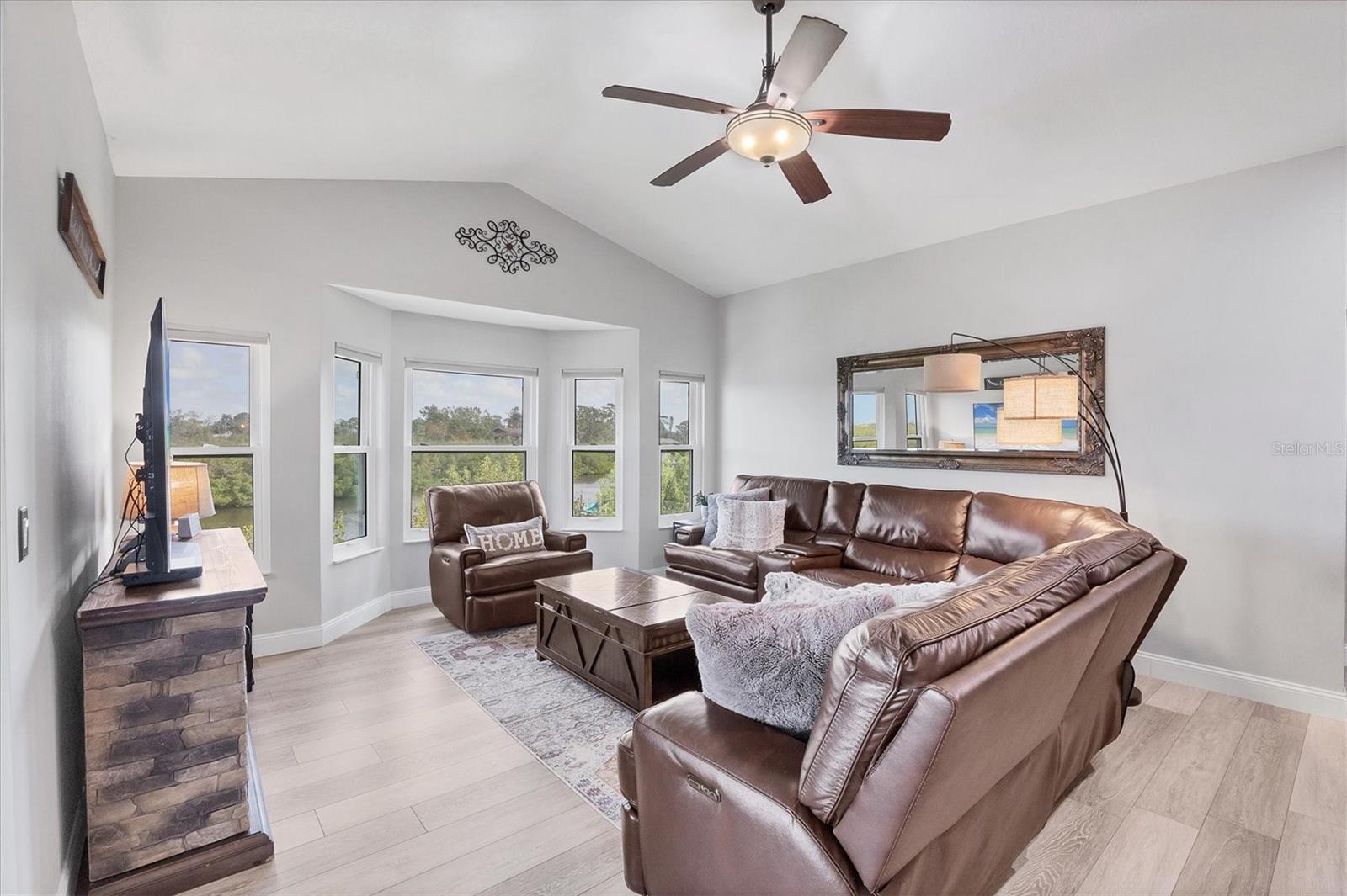 Image 11 of 43 For 1500 Lemon Bay Drive