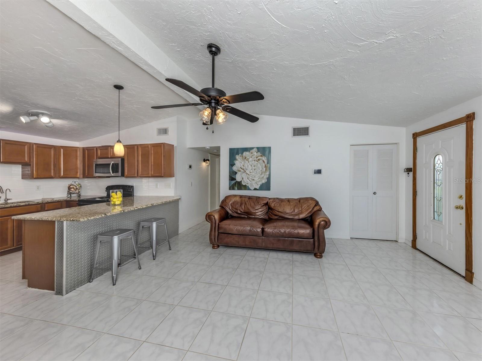 Image 7 of 41 For 8132 Coco Solo Avenue