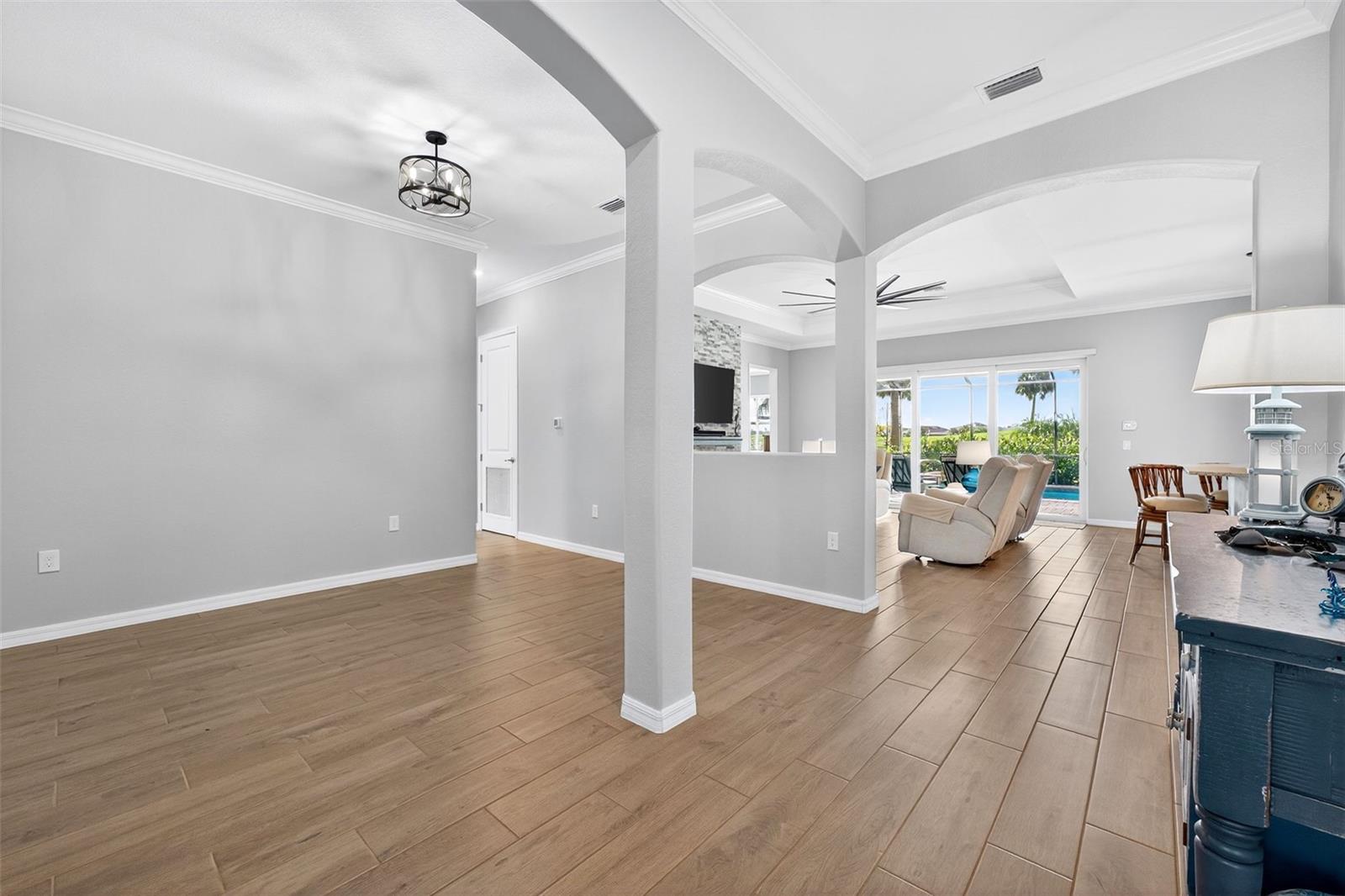 Image 15 of 74 For 25133 Longmeadow Drive
