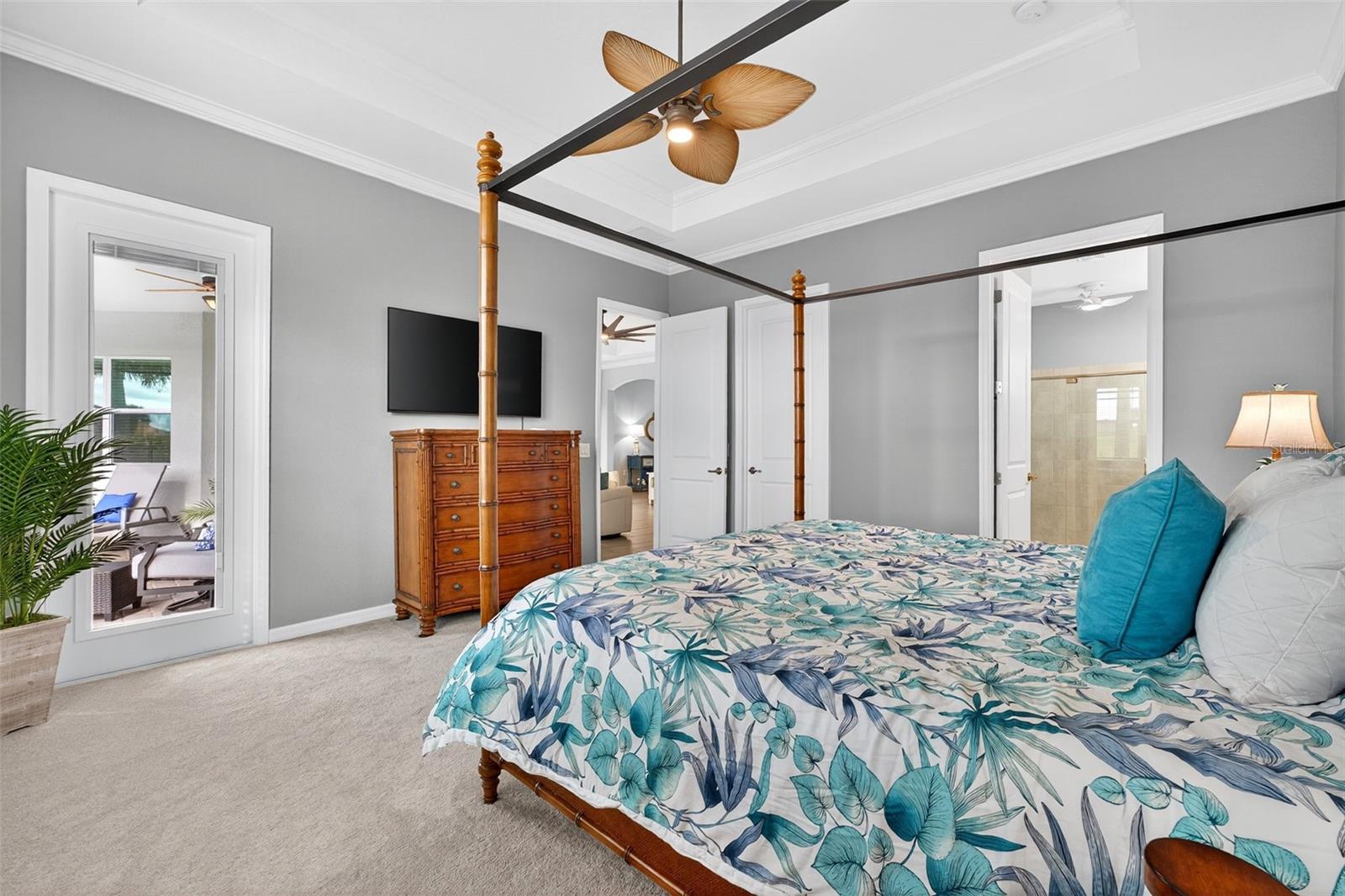 Image 26 of 74 For 25133 Longmeadow Drive