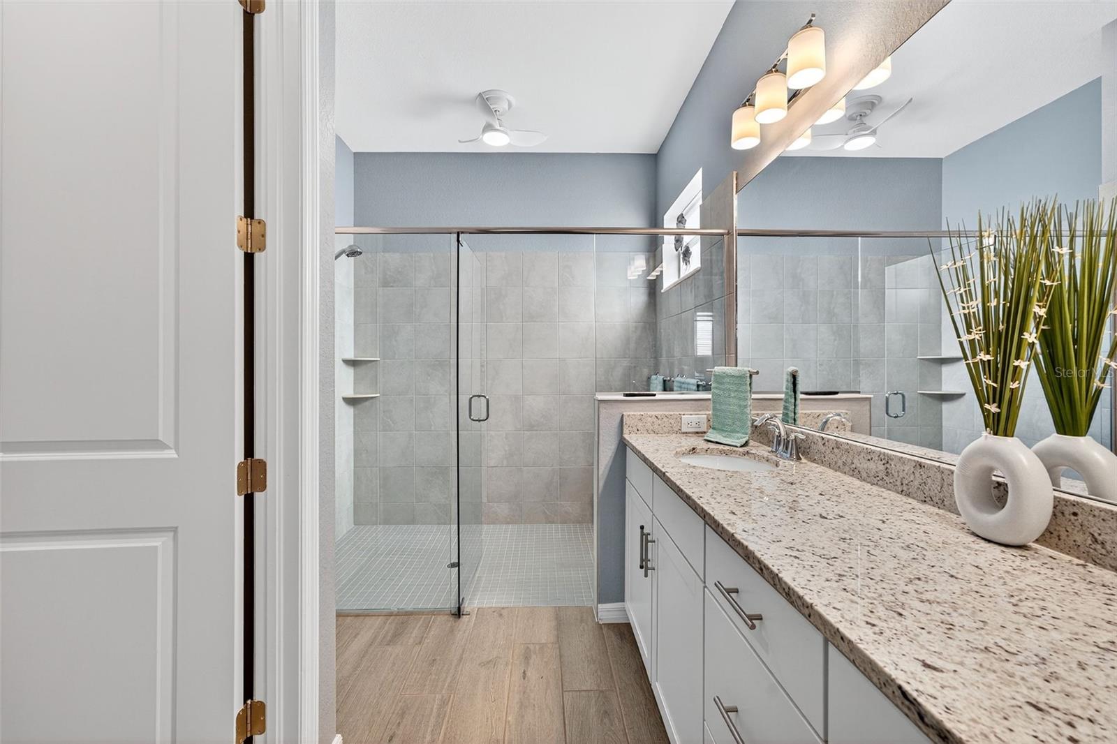 Image 28 of 74 For 25133 Longmeadow Drive