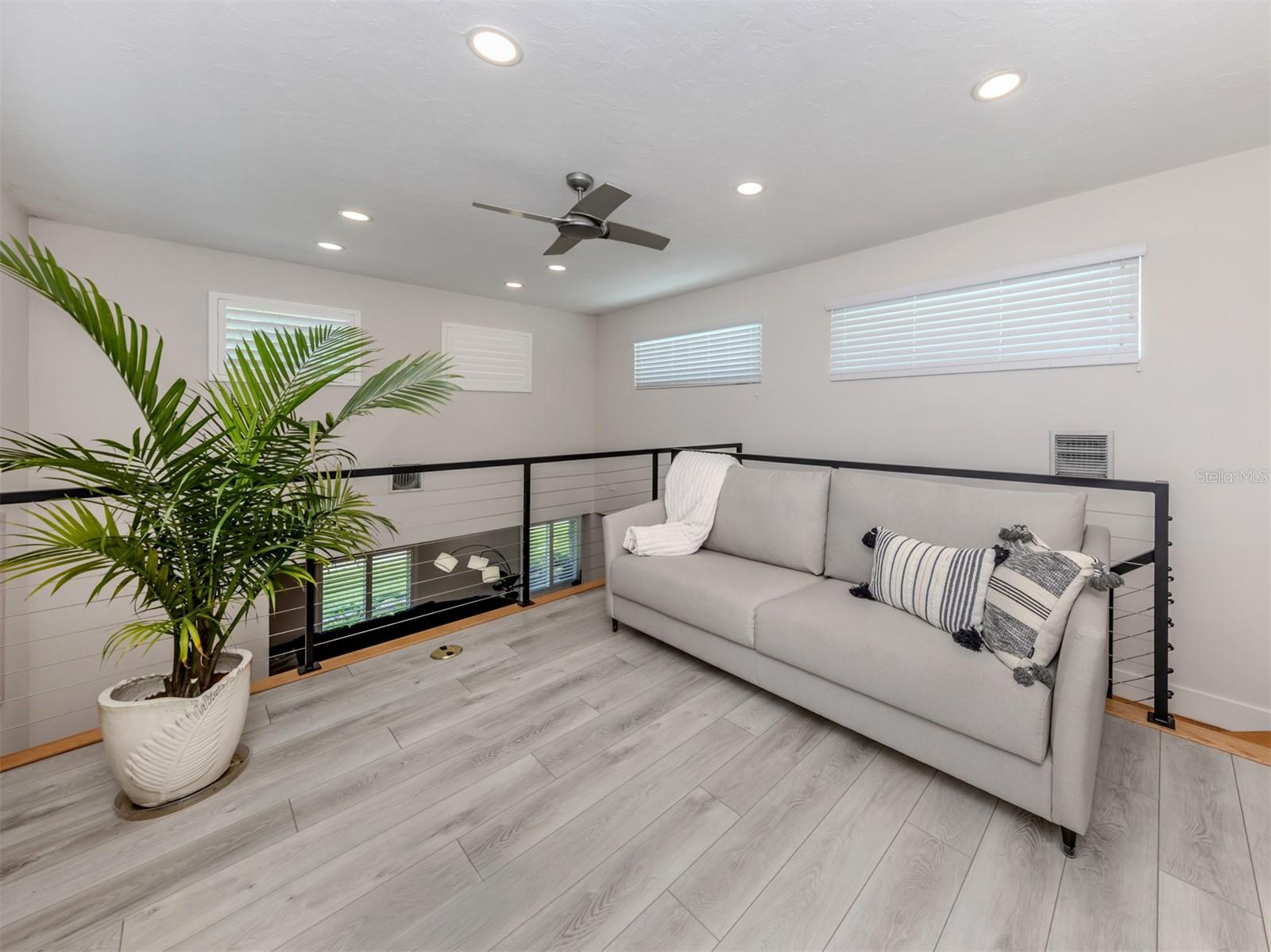 Image 17 of 60 For 616 Gardenia Drive