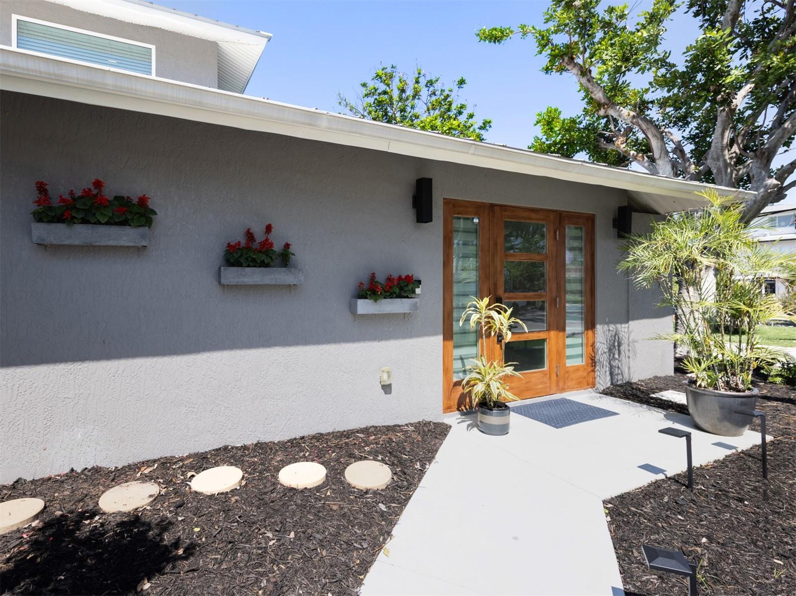 Image 2 of 60 For 616 Gardenia Drive