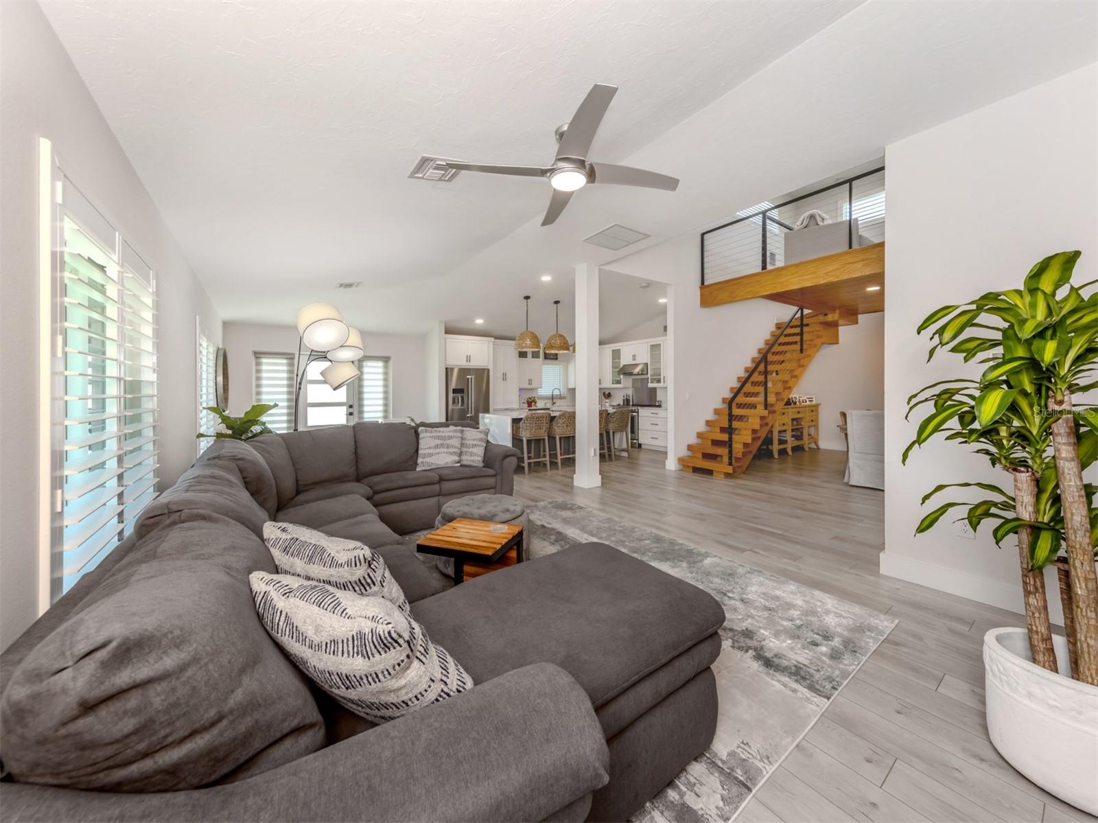 Image 6 of 60 For 616 Gardenia Drive