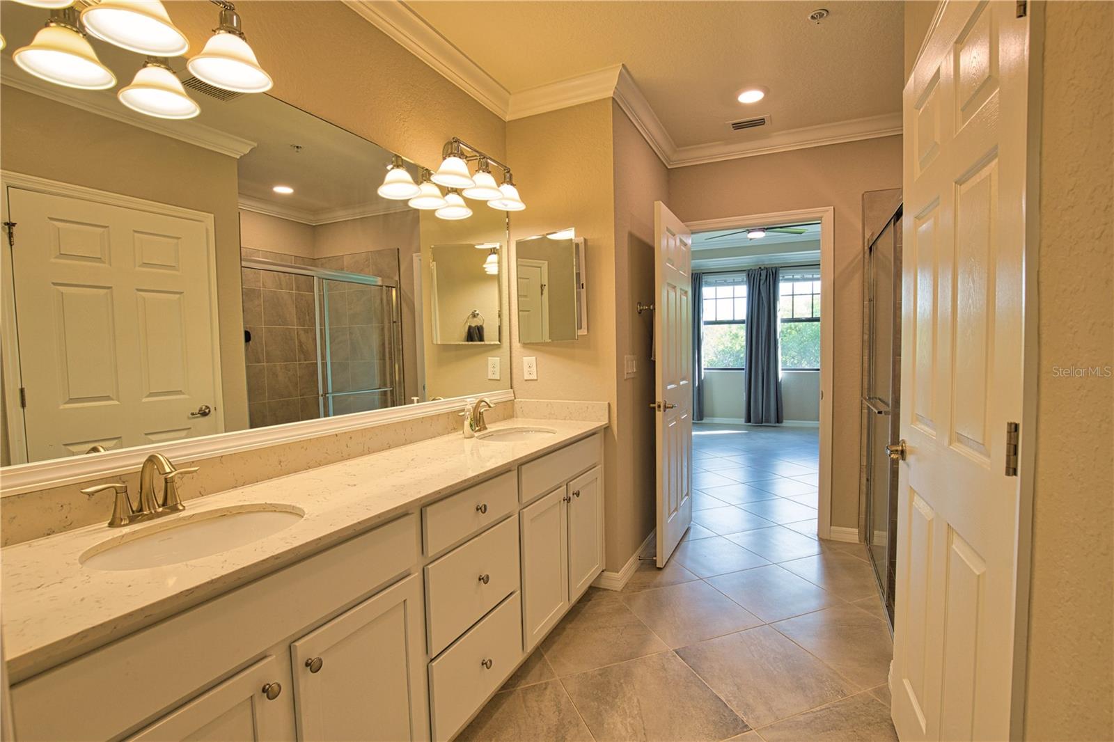 Image 19 of 36 For 10063 Crooked Creek Drive 101