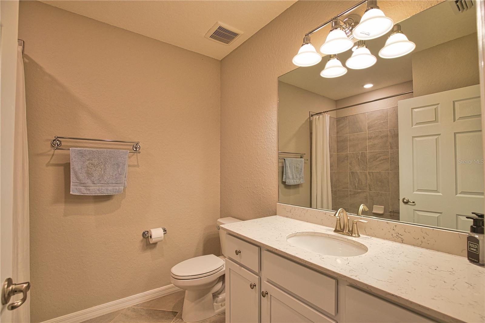 Image 23 of 36 For 10063 Crooked Creek Drive 101