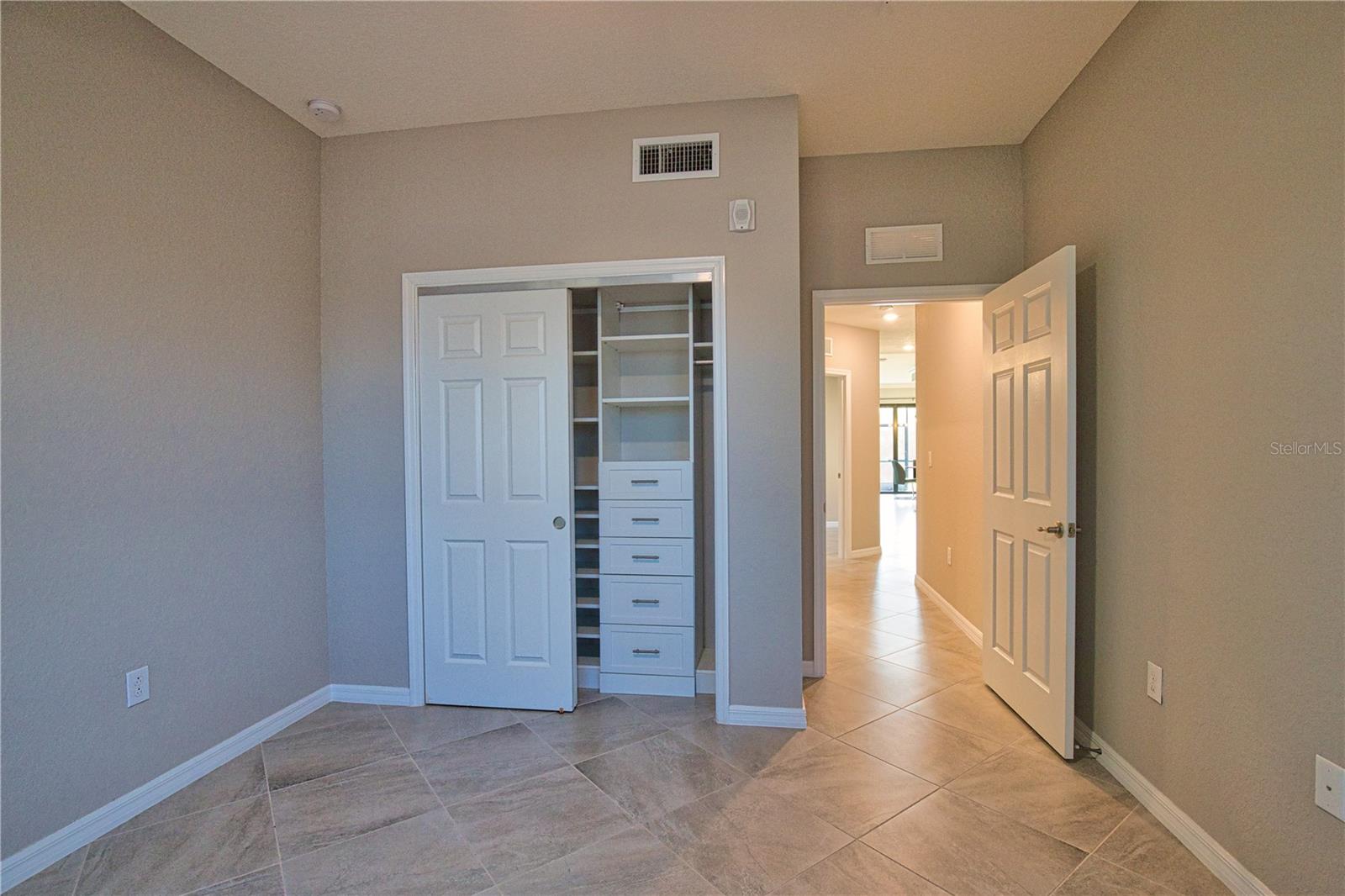 Image 25 of 36 For 10063 Crooked Creek Drive 101