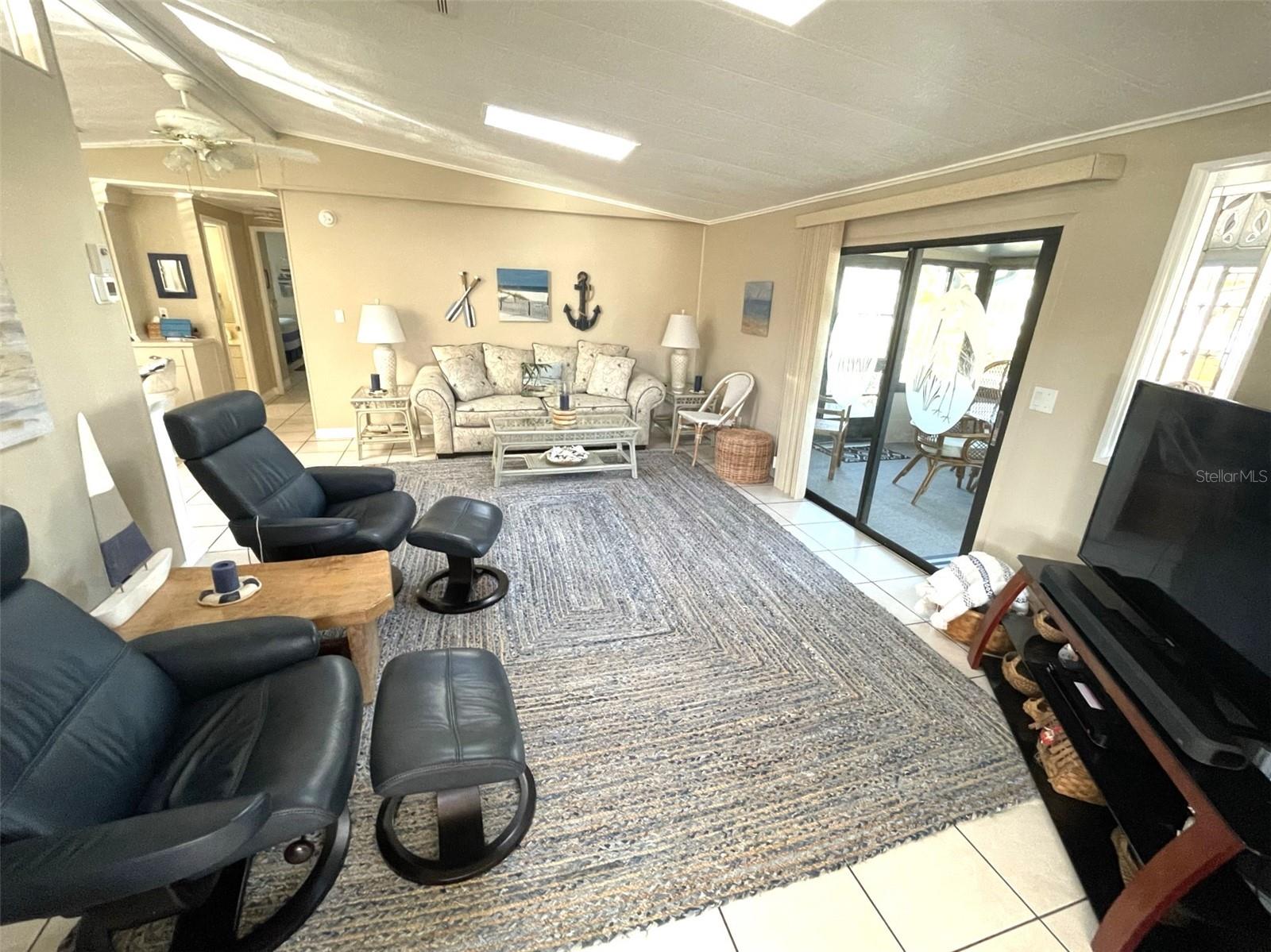 Image 6 of 76 For 262 Mariner Drive