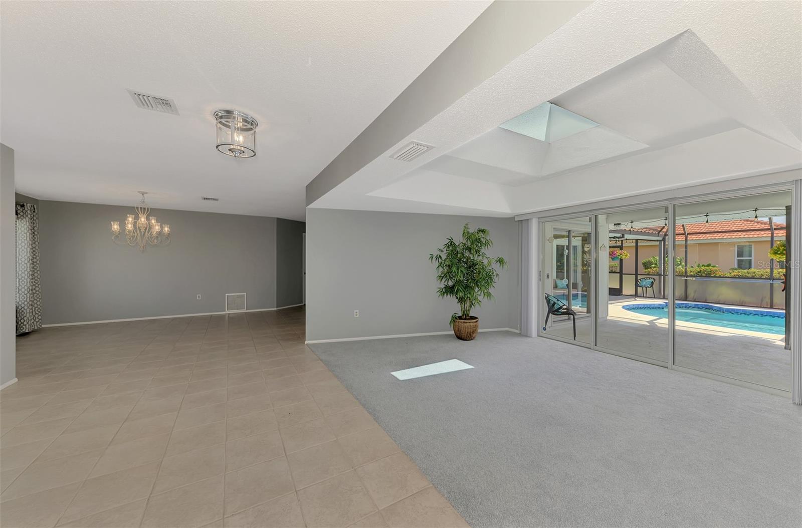 Image 10 of 79 For 409 Firethorn Avenue