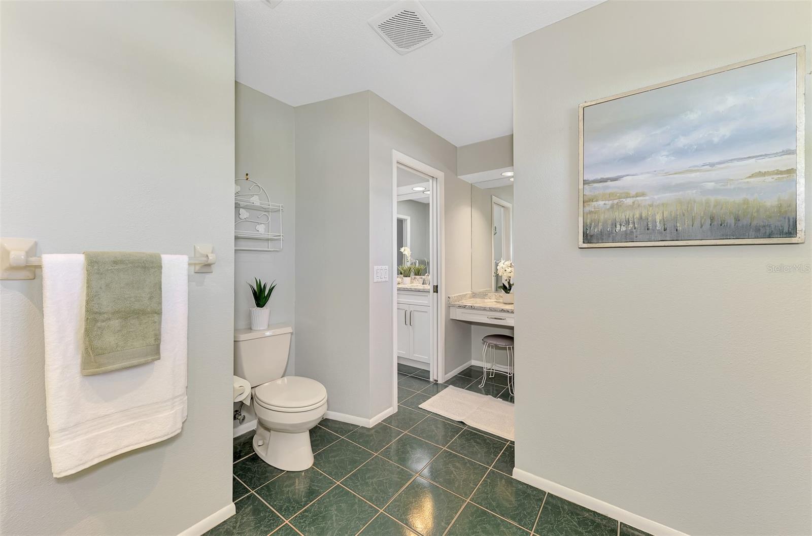 Image 37 of 79 For 409 Firethorn Avenue