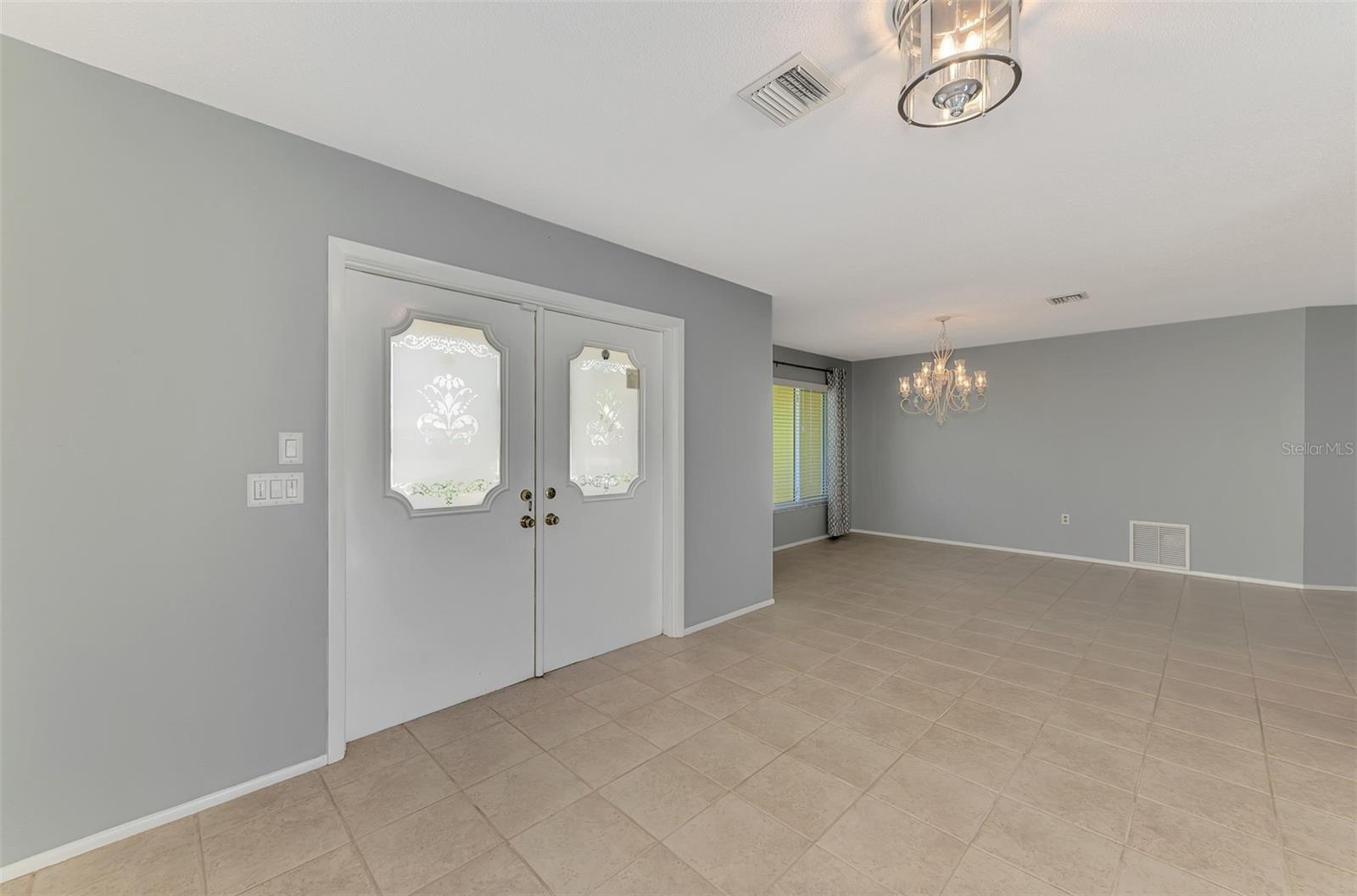 Image 6 of 79 For 409 Firethorn Avenue