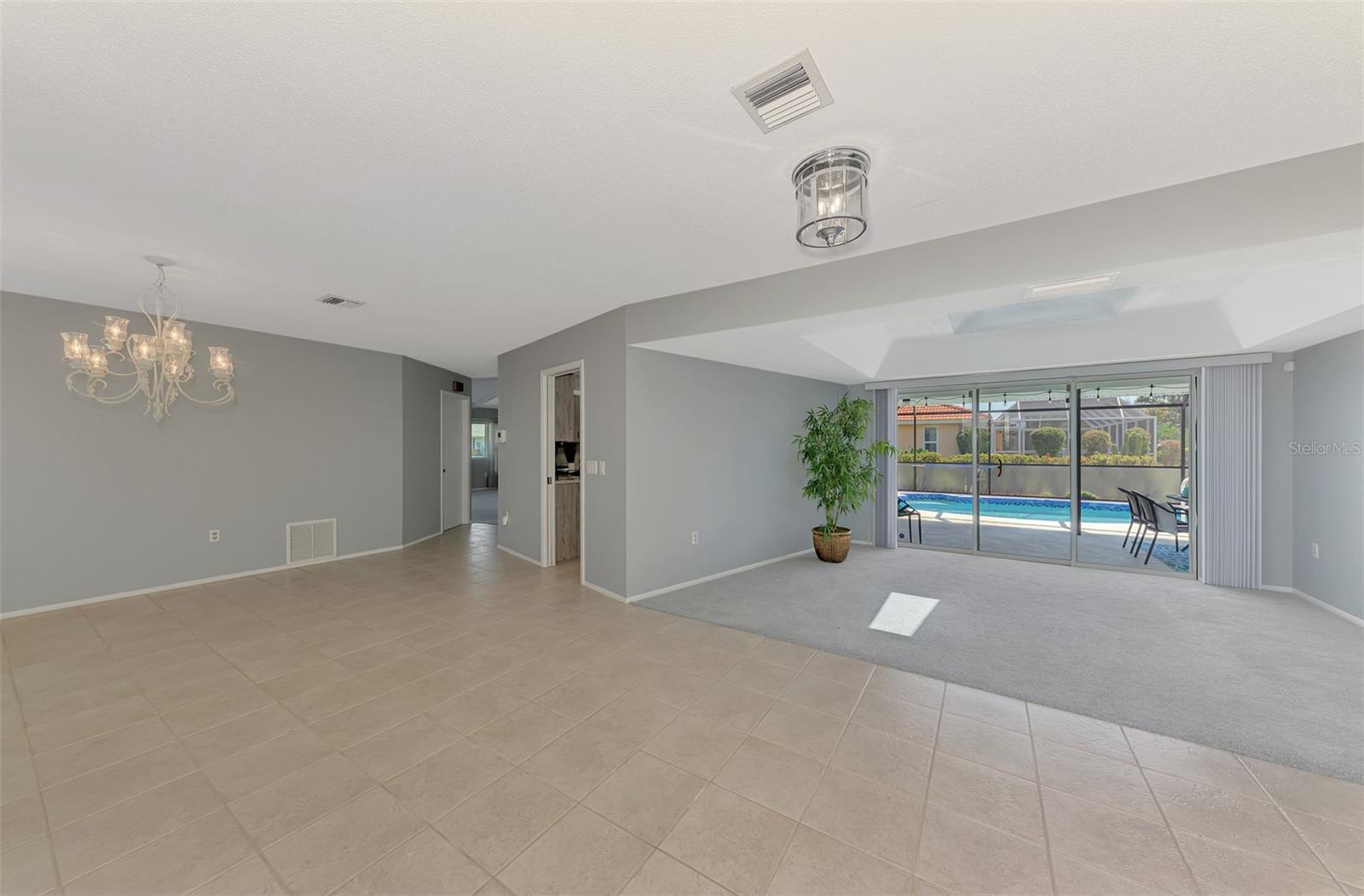 Image 7 of 79 For 409 Firethorn Avenue