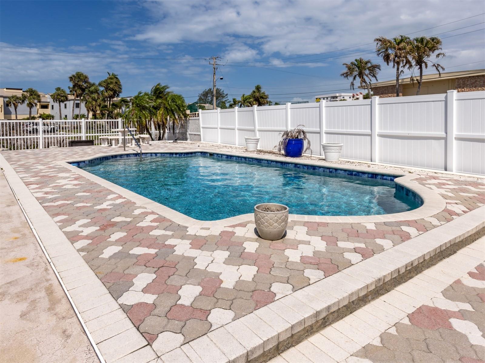 Image 10 of 50 For 703 & 705 Golden Beach Boulevard