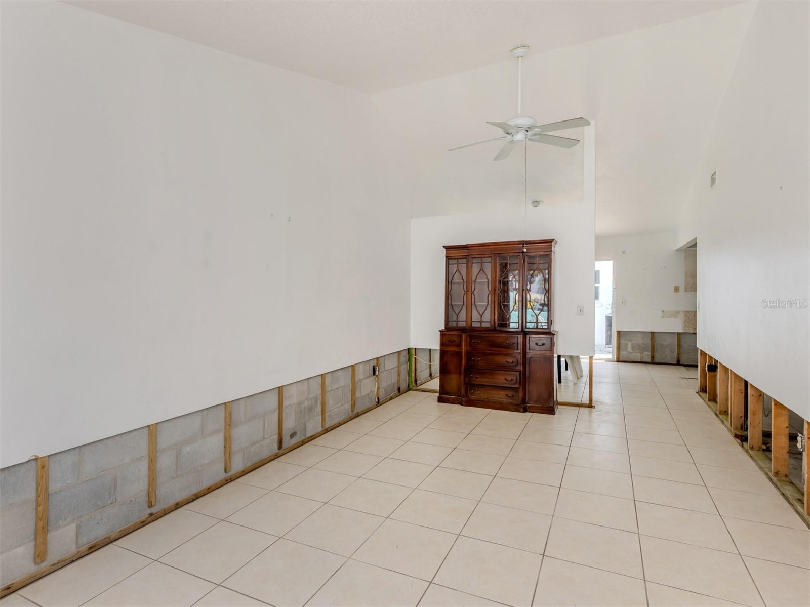 Image 12 of 50 For 703 & 705 Golden Beach Boulevard
