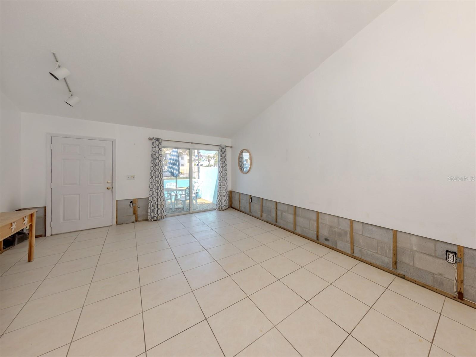 Image 13 of 50 For 703 & 705 Golden Beach Boulevard