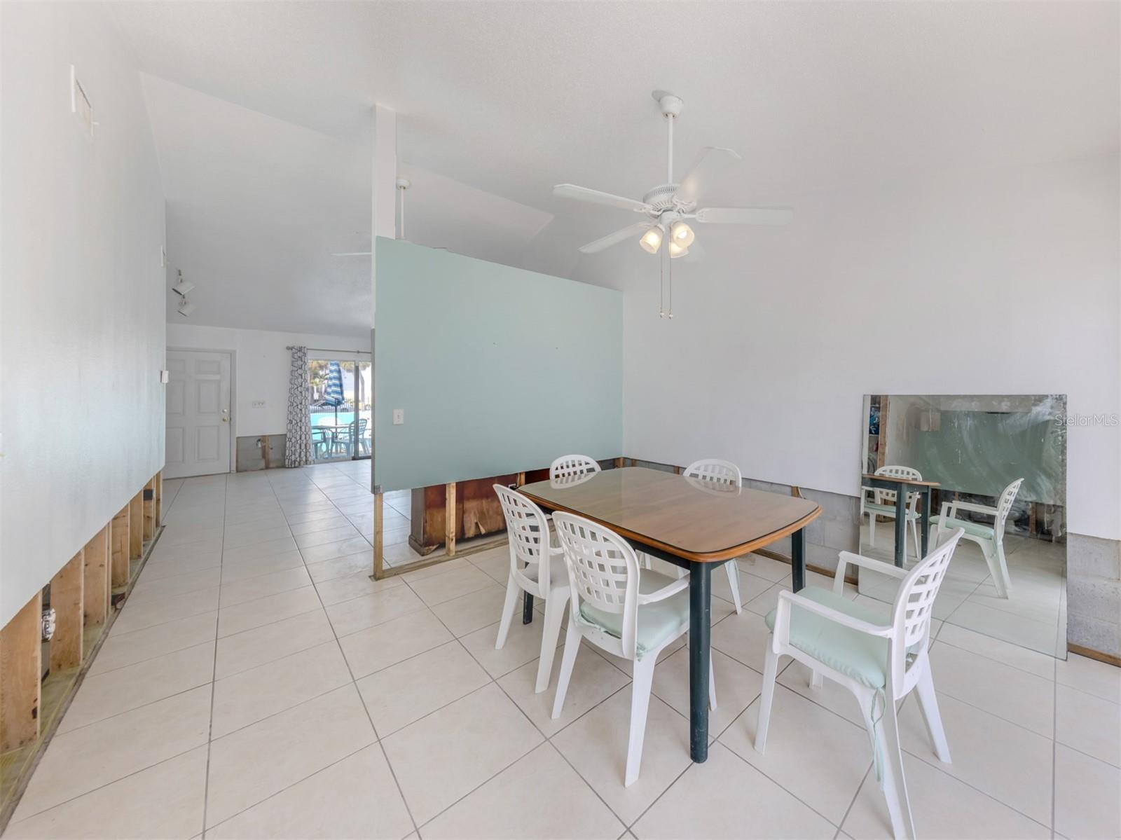 Image 16 of 50 For 703 & 705 Golden Beach Boulevard