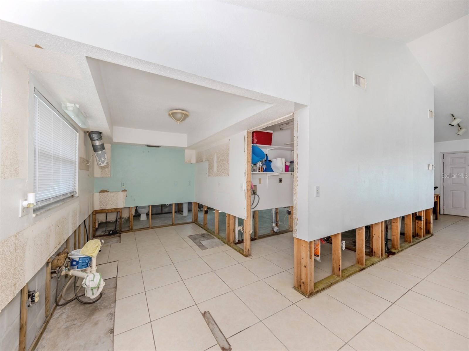Image 17 of 50 For 703 & 705 Golden Beach Boulevard