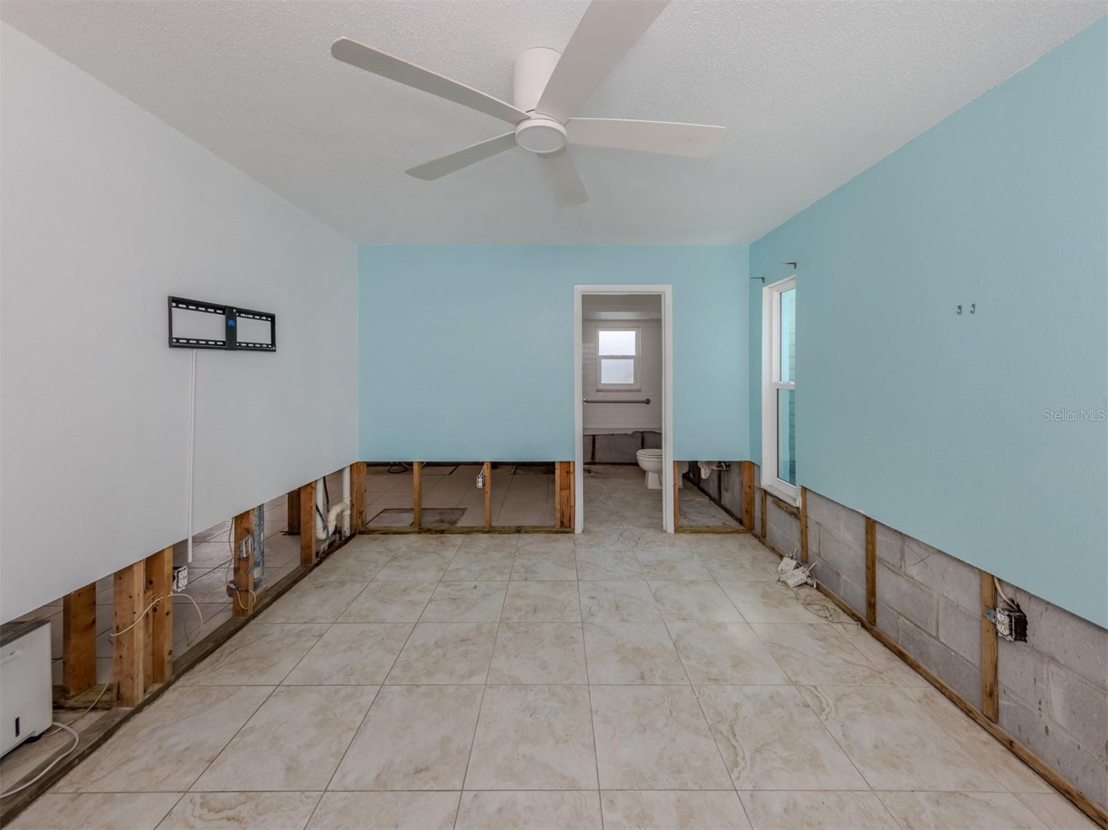 Image 20 of 50 For 703 & 705 Golden Beach Boulevard
