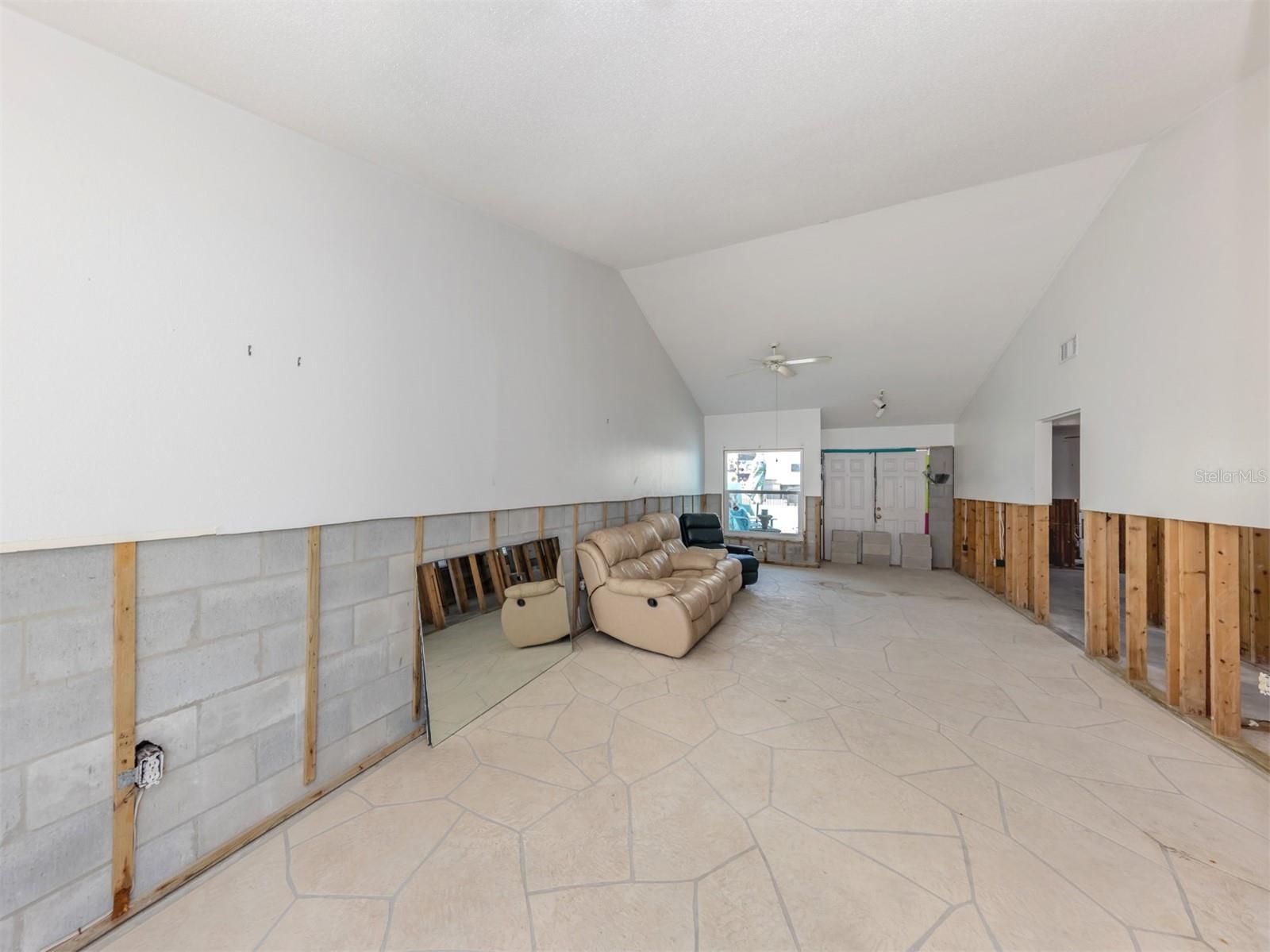 Image 24 of 50 For 703 & 705 Golden Beach Boulevard
