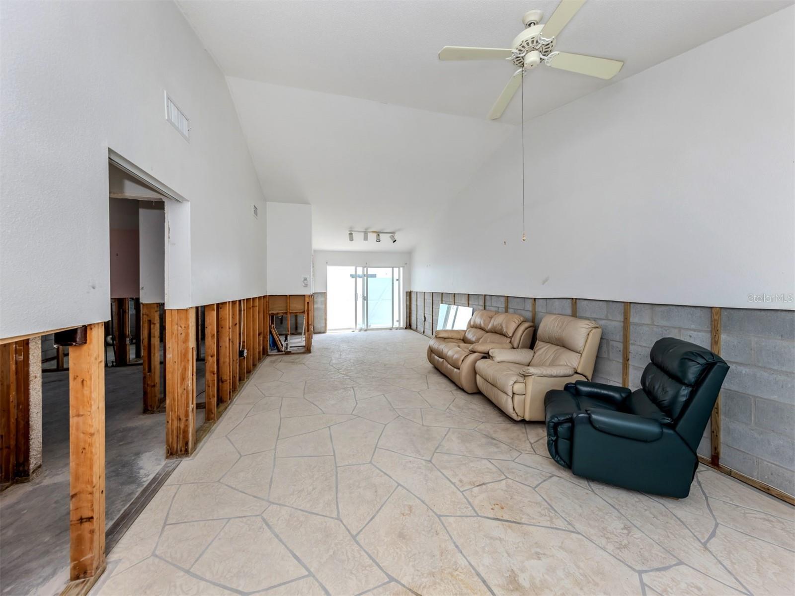 Image 25 of 50 For 703 & 705 Golden Beach Boulevard
