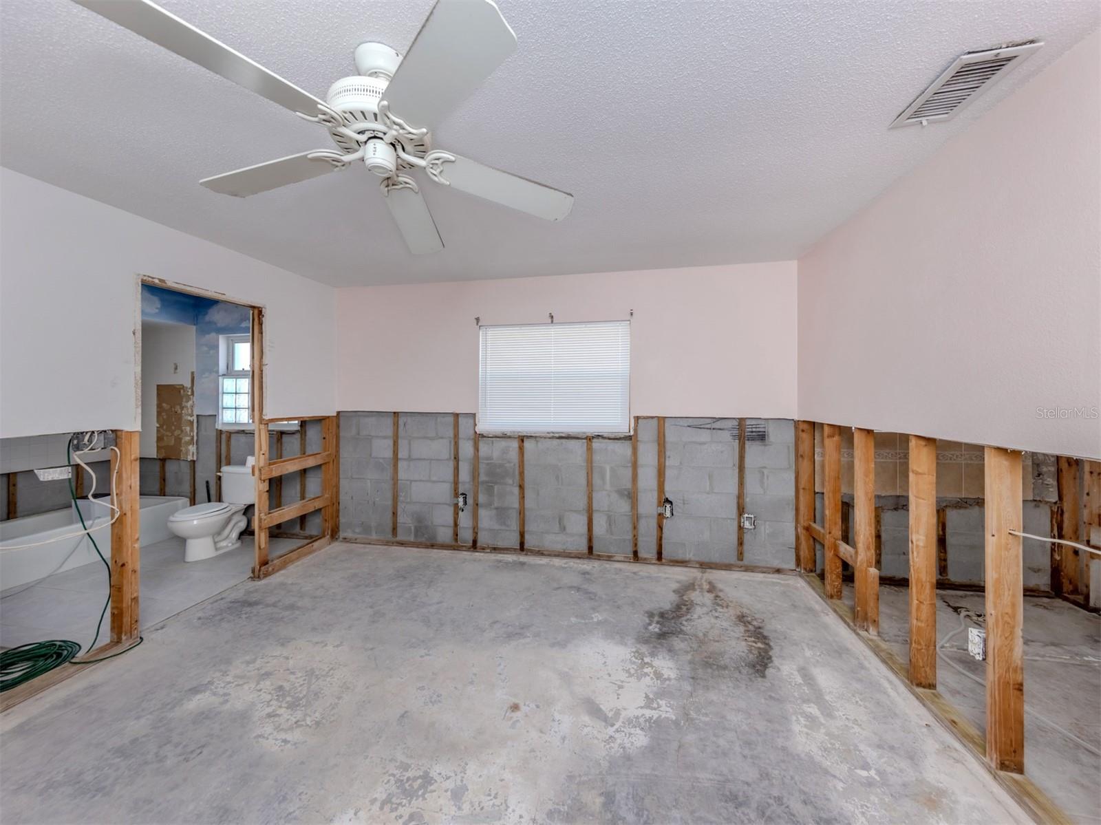 Image 28 of 50 For 703 & 705 Golden Beach Boulevard
