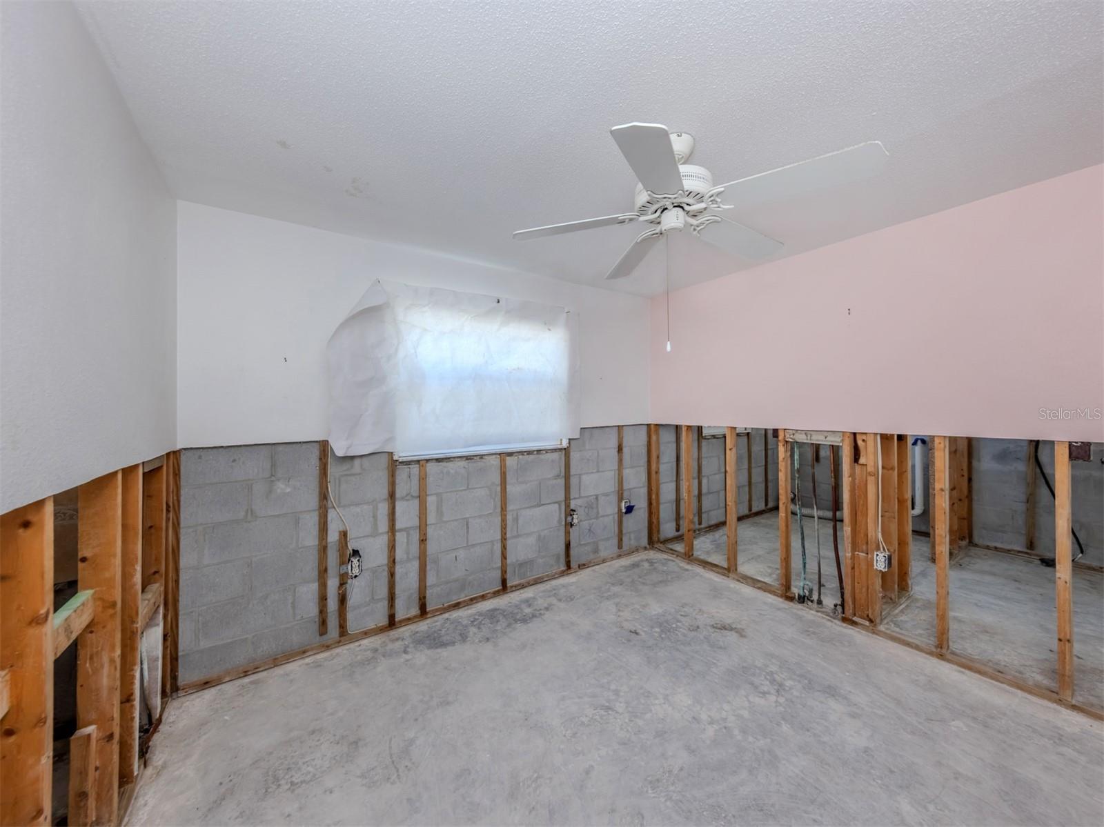Image 31 of 50 For 703 & 705 Golden Beach Boulevard