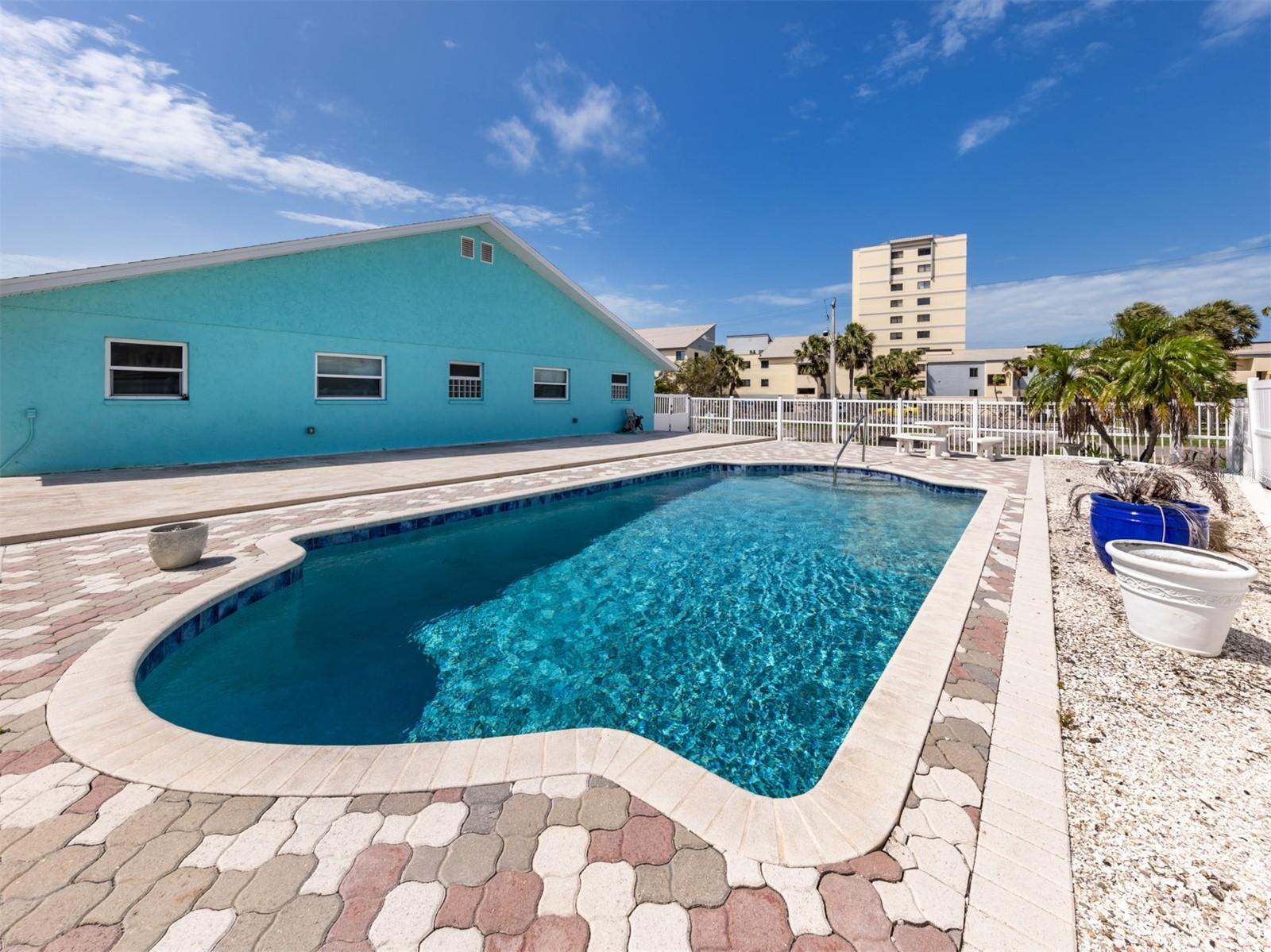 Image 9 of 50 For 703 & 705 Golden Beach Boulevard