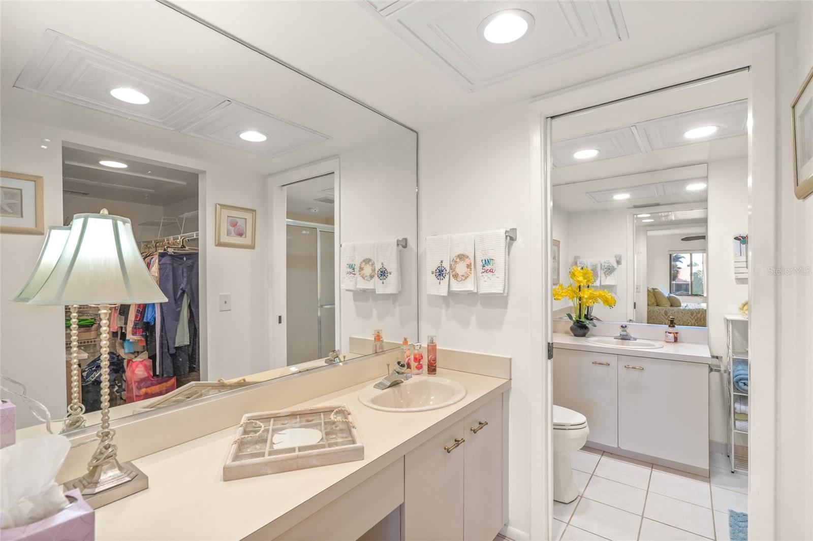 Image 19 of 51 For 810 Capri Isles Boulevard 230