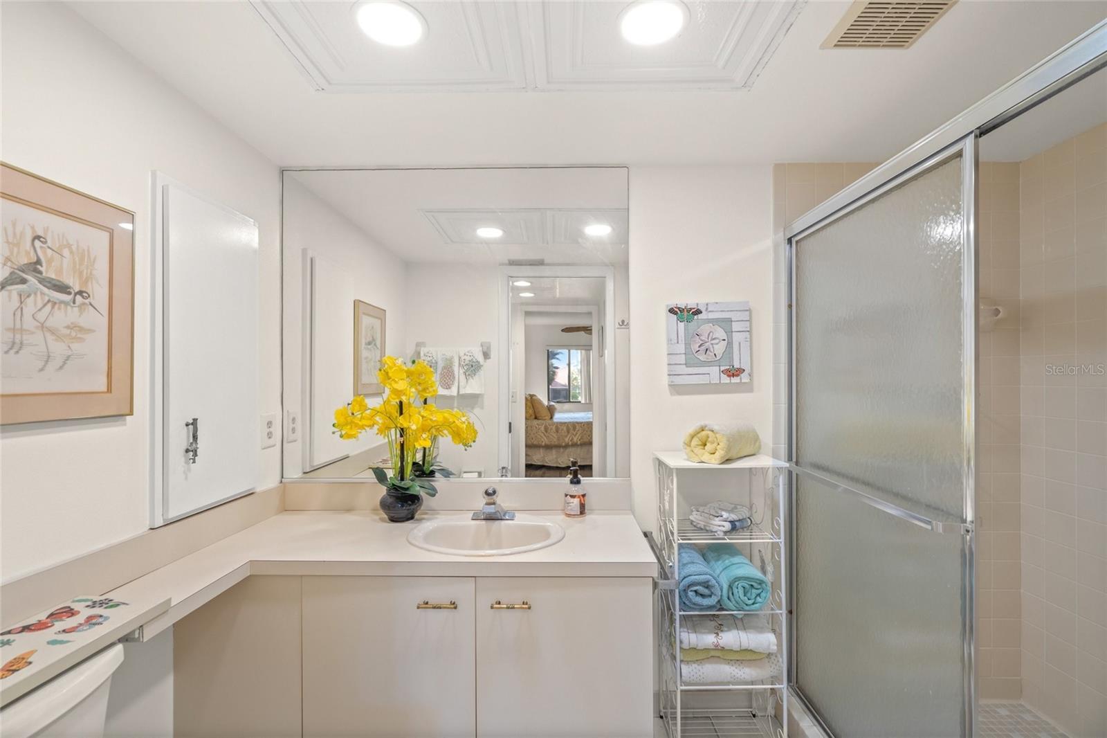 Image 20 of 51 For 810 Capri Isles Boulevard 230