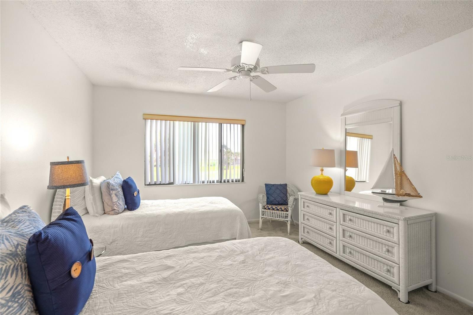 Image 23 of 51 For 810 Capri Isles Boulevard 230