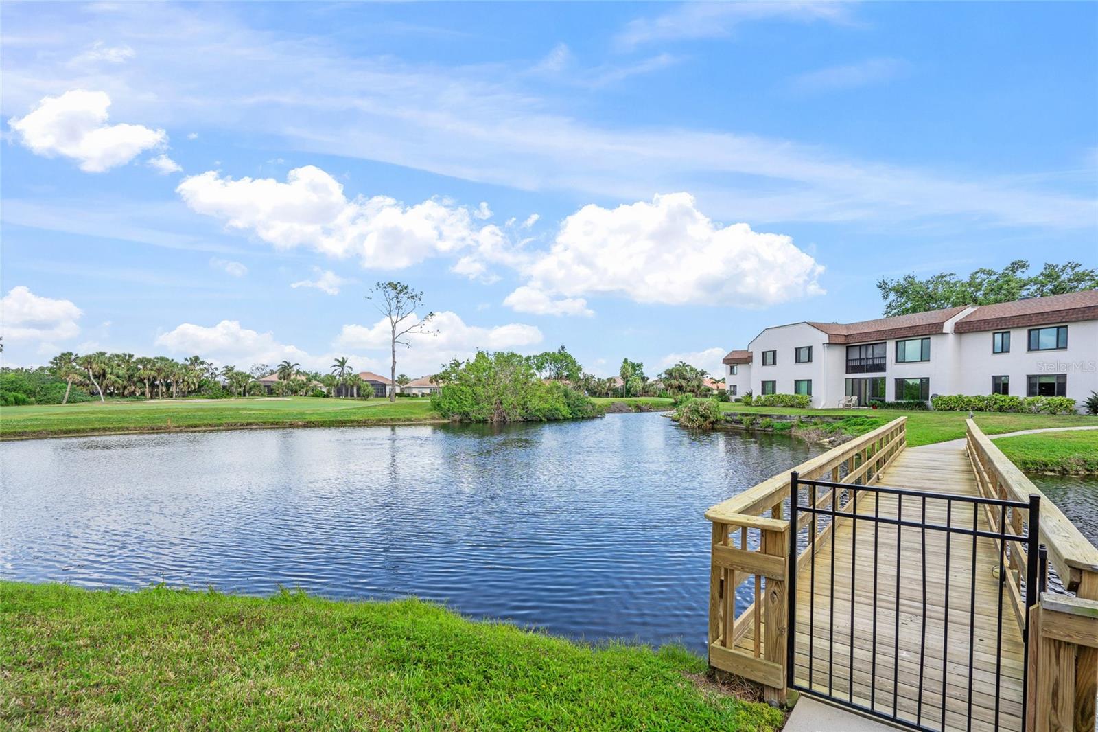 Image 31 of 51 For 810 Capri Isles Boulevard 230