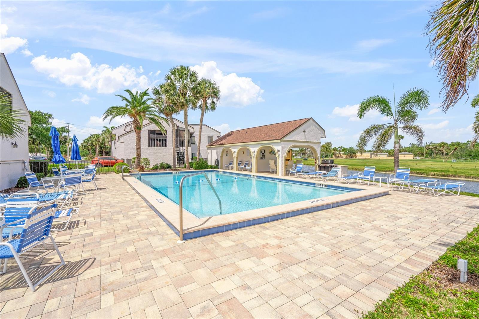 Image 33 of 51 For 810 Capri Isles Boulevard 230