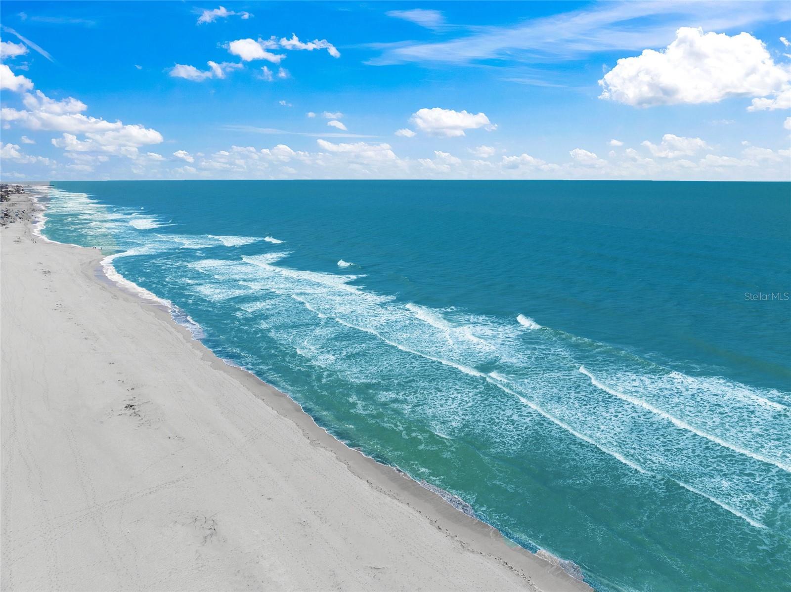 Image 38 of 51 For 810 Capri Isles Boulevard 230