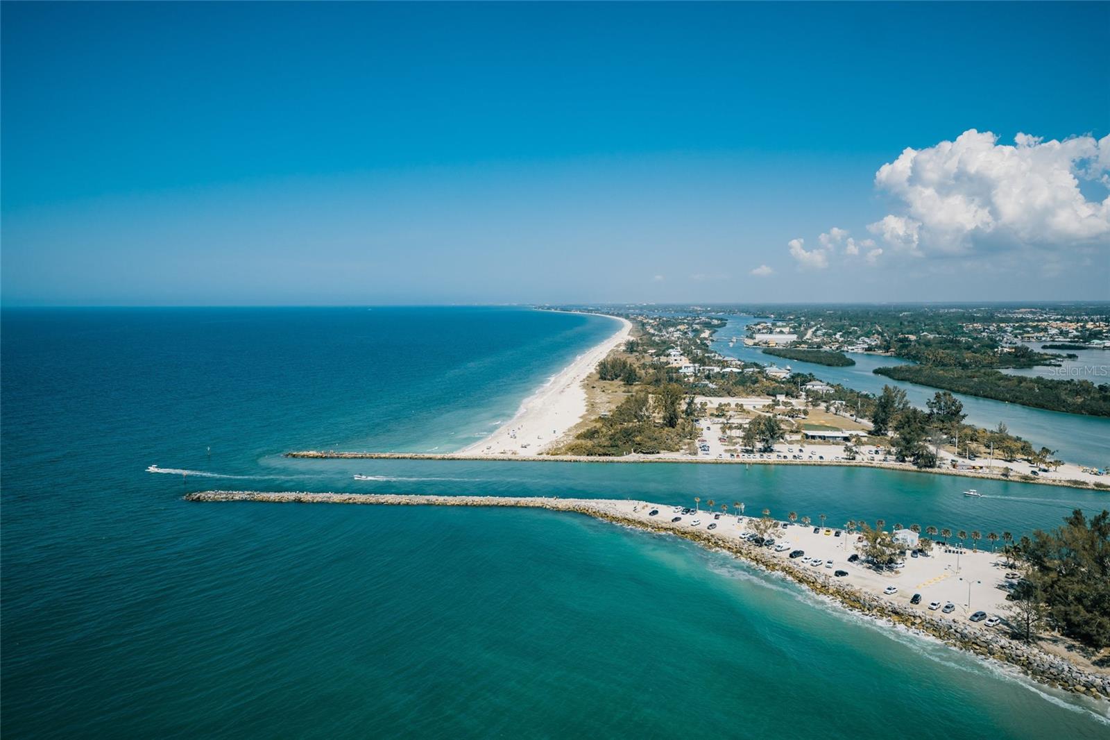 Image 41 of 51 For 810 Capri Isles Boulevard 230