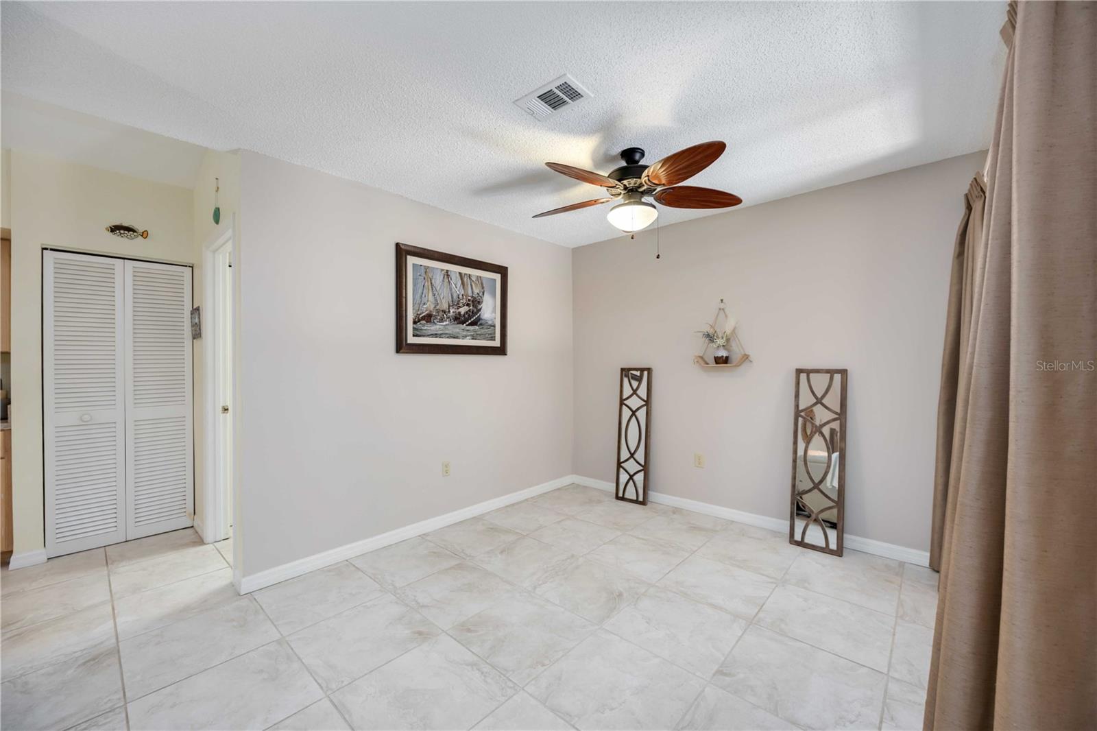 Image 10 of 98 For 269 Southampton Drive 303