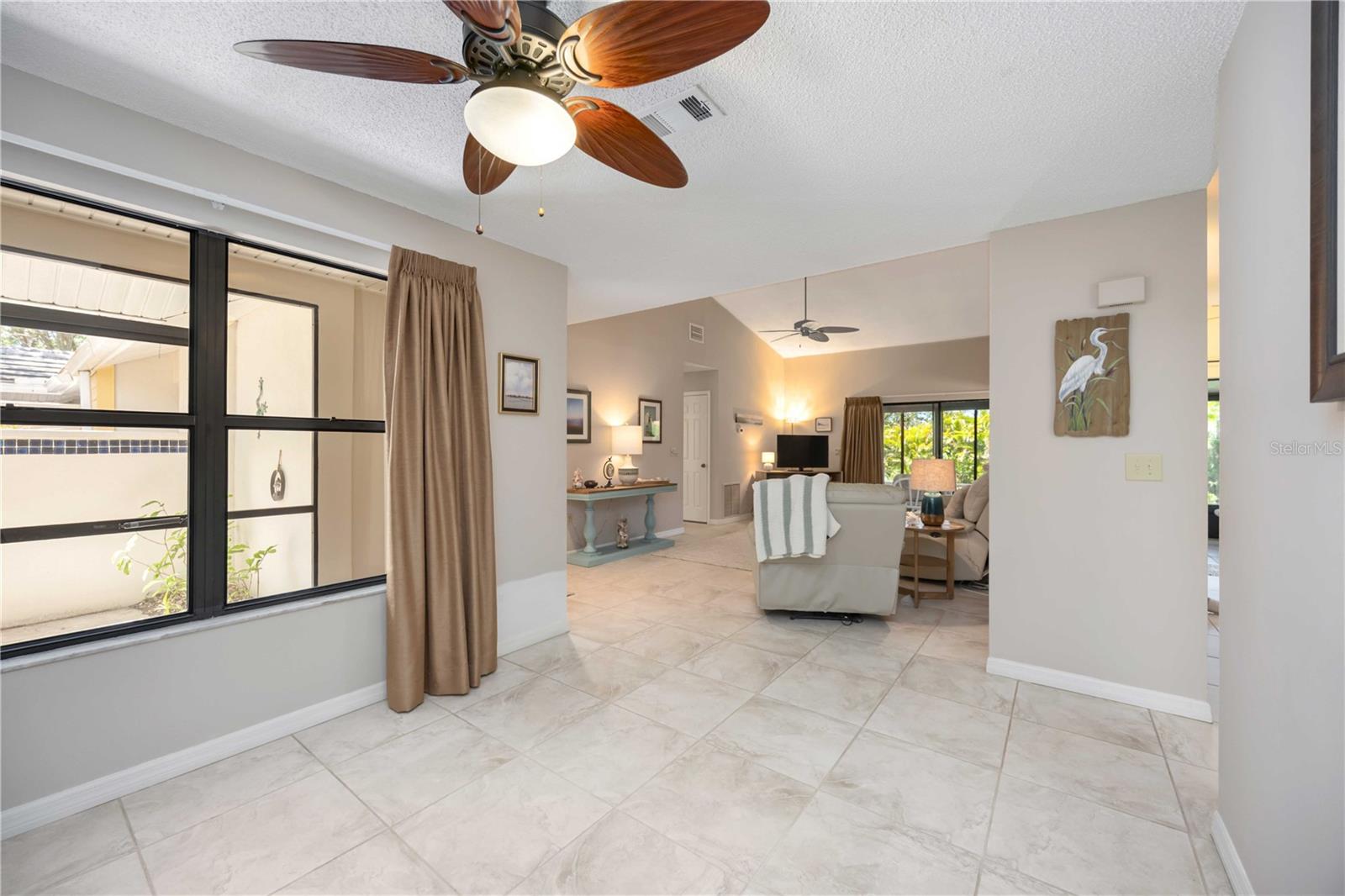 Image 11 of 98 For 269 Southampton Drive 303