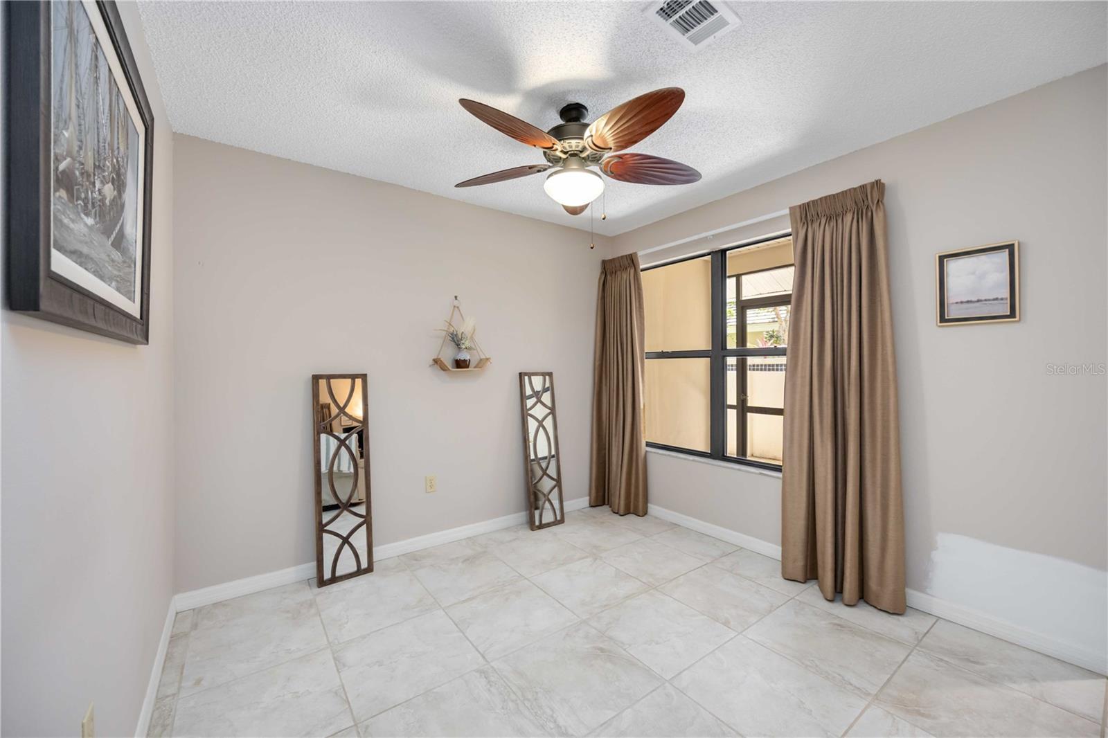 Image 12 of 98 For 269 Southampton Drive 303