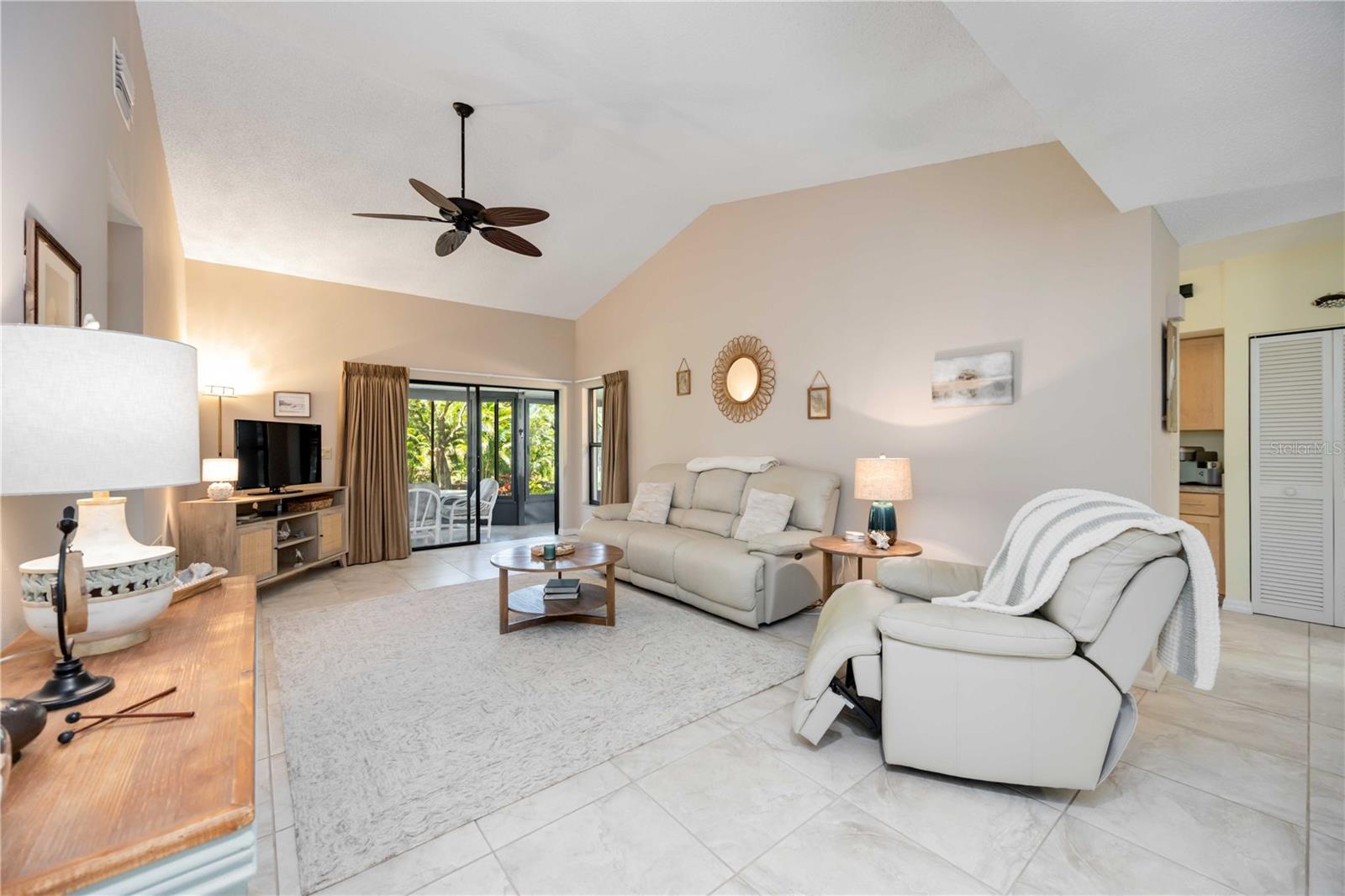 Image 6 of 98 For 269 Southampton Drive 303