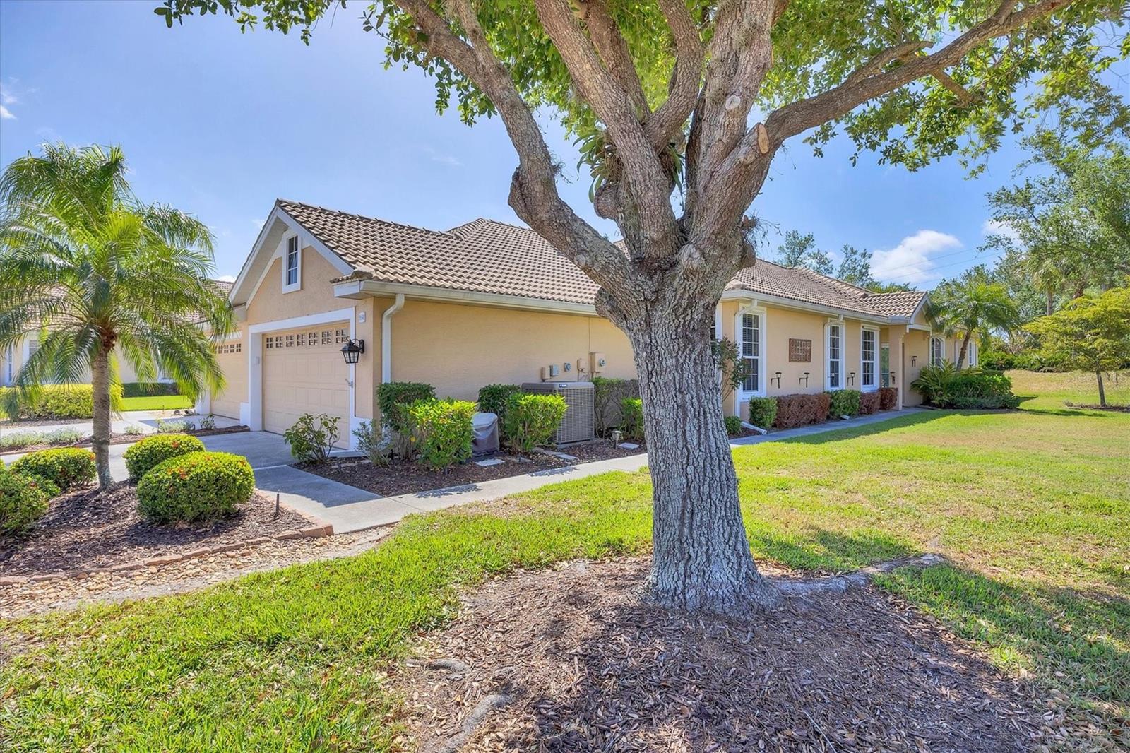 Image 4 of 64 For 5641 Hidden Oak Court