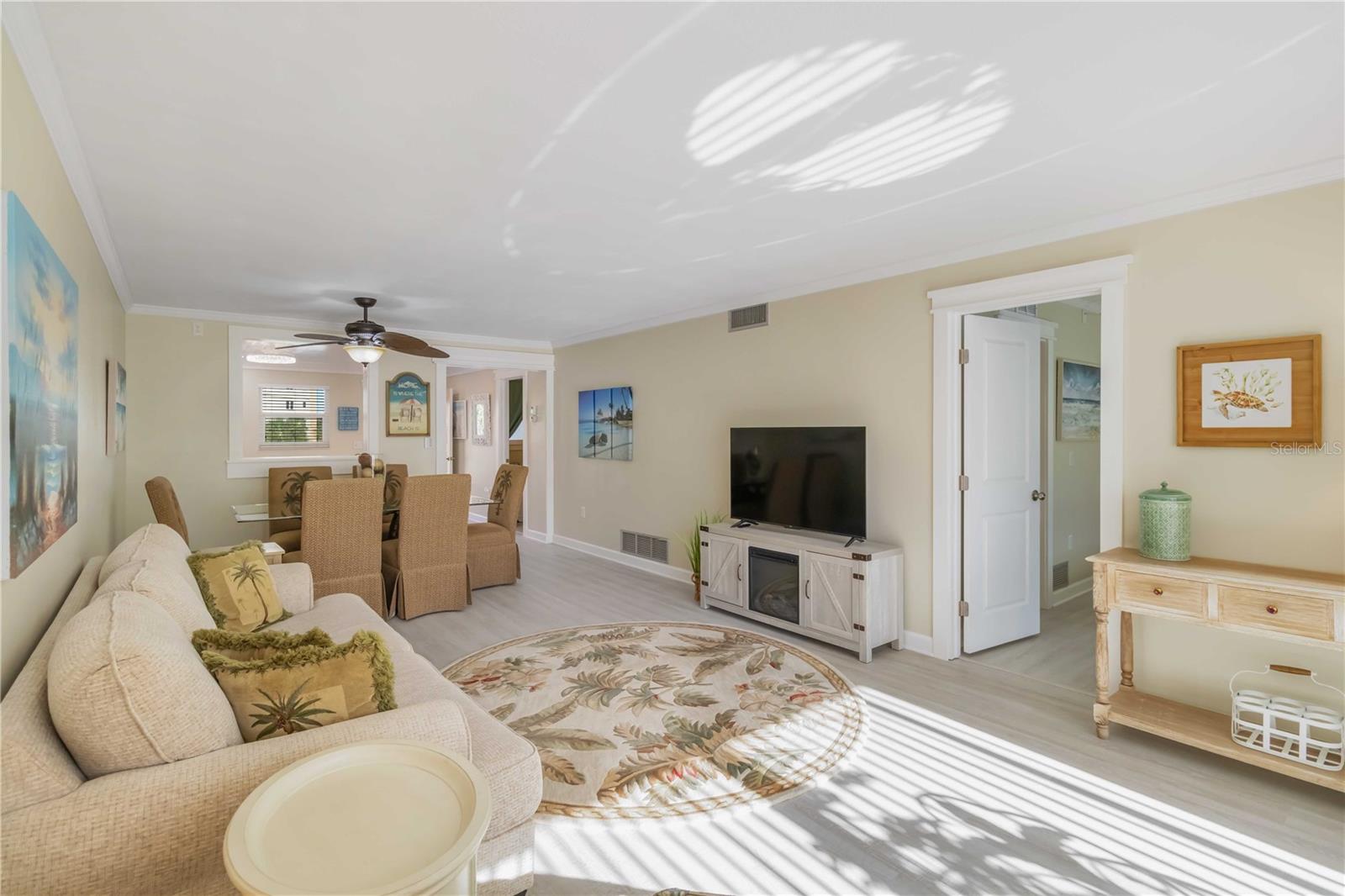 Image 16 of 56 For 230 Santa Maria Street 333