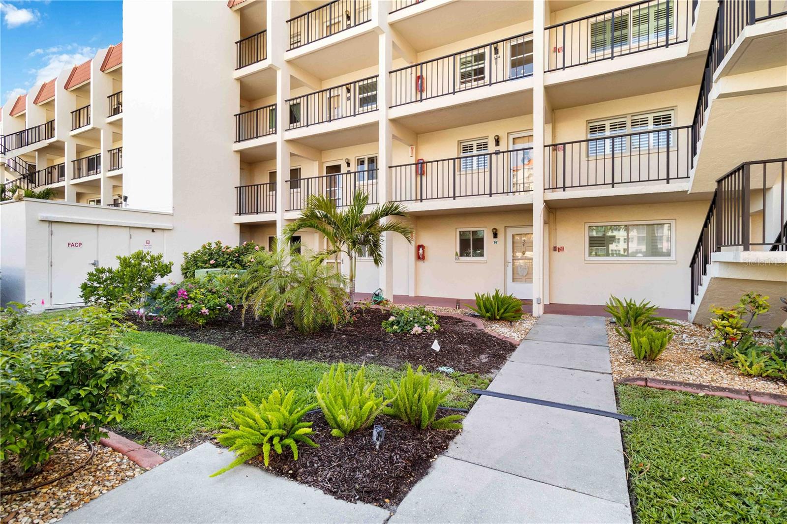 Image 2 of 56 For 230 Santa Maria Street 333