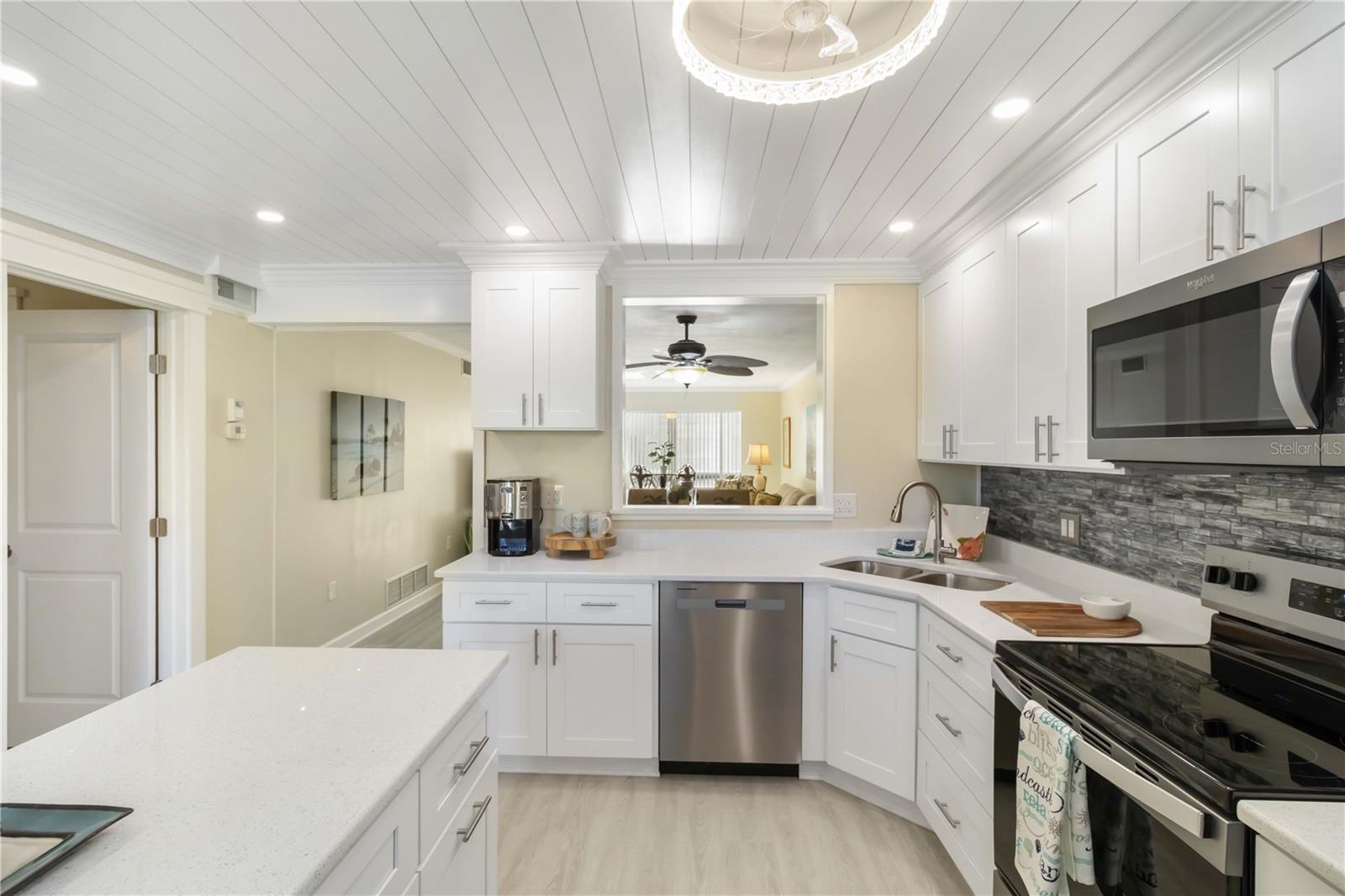 Image 8 of 56 For 230 Santa Maria Street 333