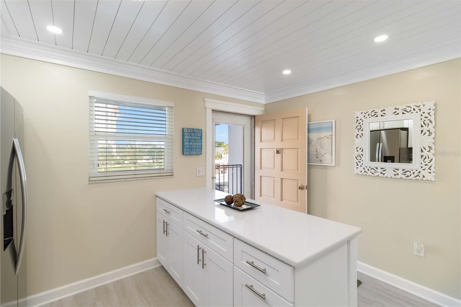 Image 9 of 56 For 230 Santa Maria Street 333