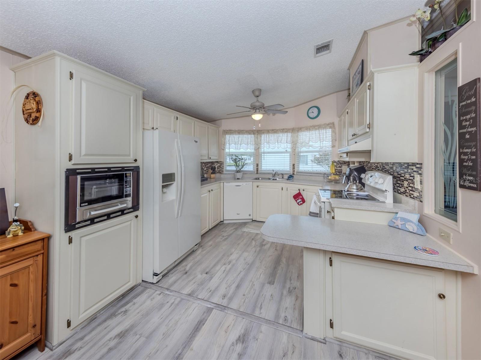 Image 14 of 57 For 443 Landsedge Drive