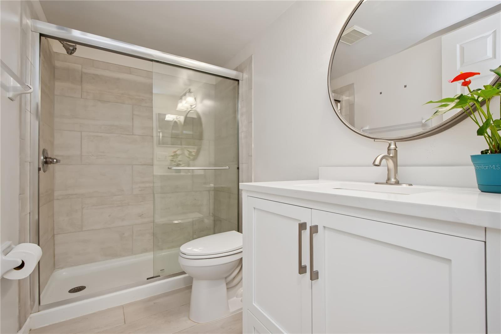 Image 12 of 34 For 930 Capri Isles Boulevard 120